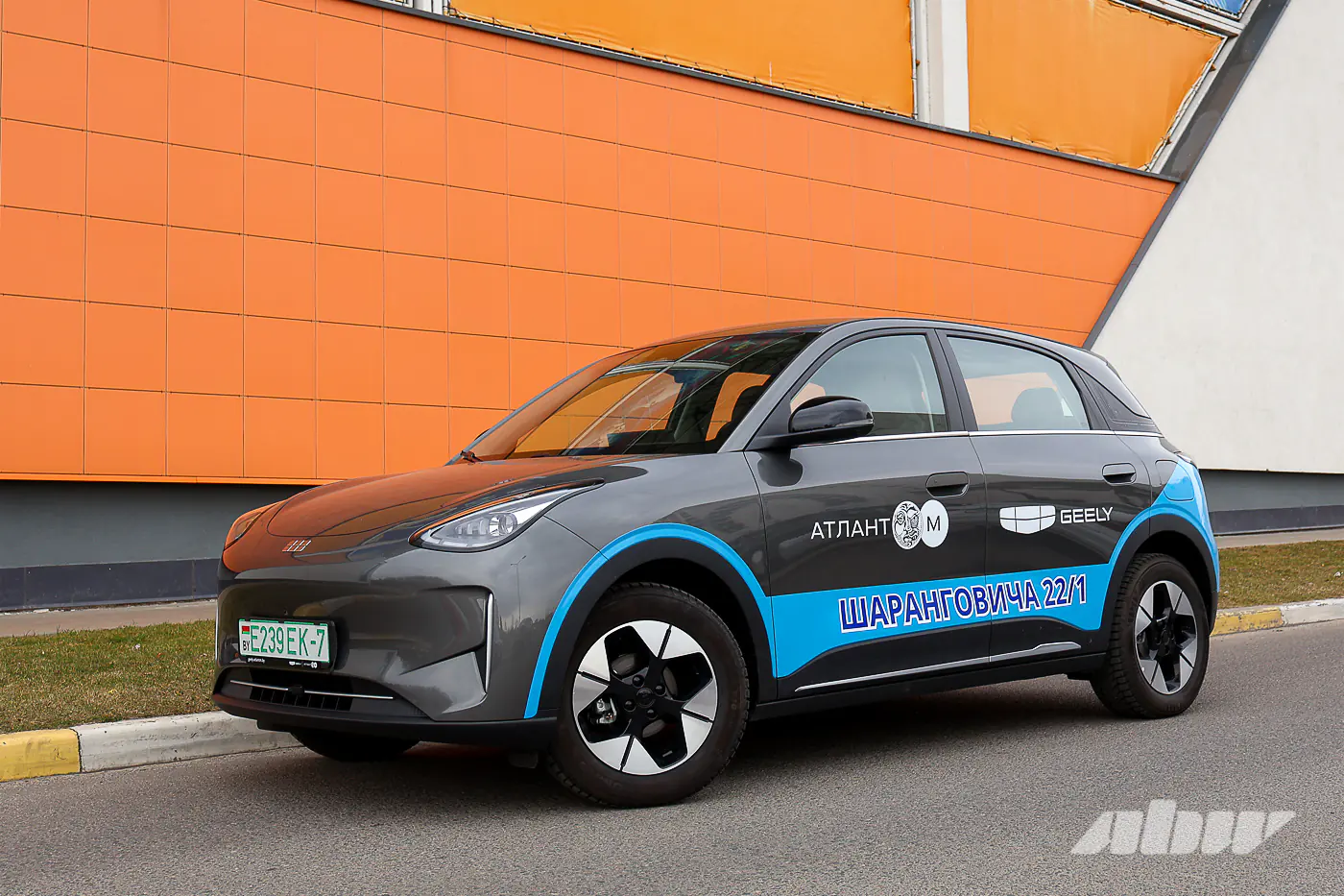 От городского хэтча до стремительного флагмана: выбираем электромобиль Geely вместе с «Атлант-М»
