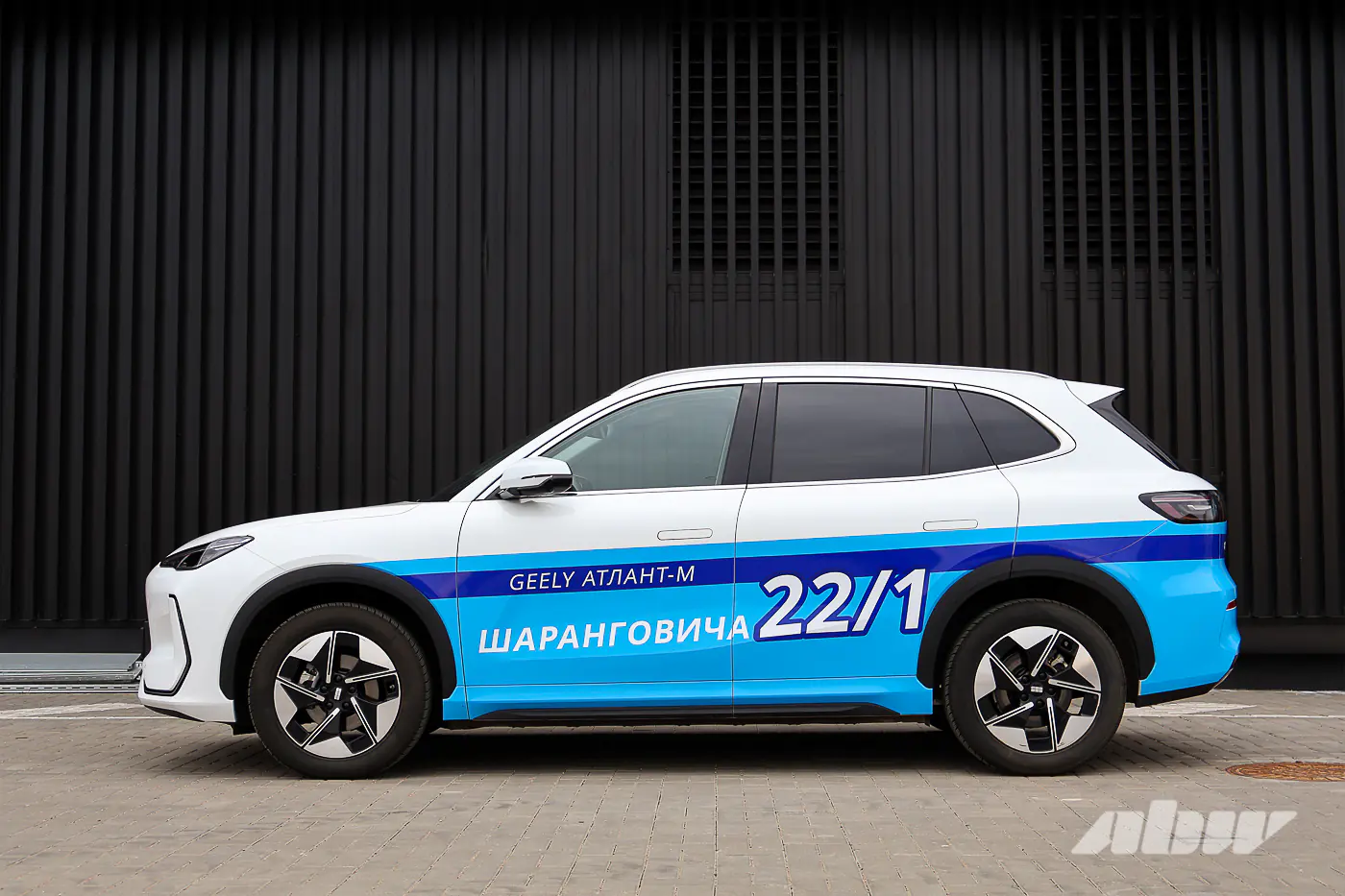 От городского хэтча до стремительного флагмана: выбираем электромобиль Geely вместе с «Атлант-М»