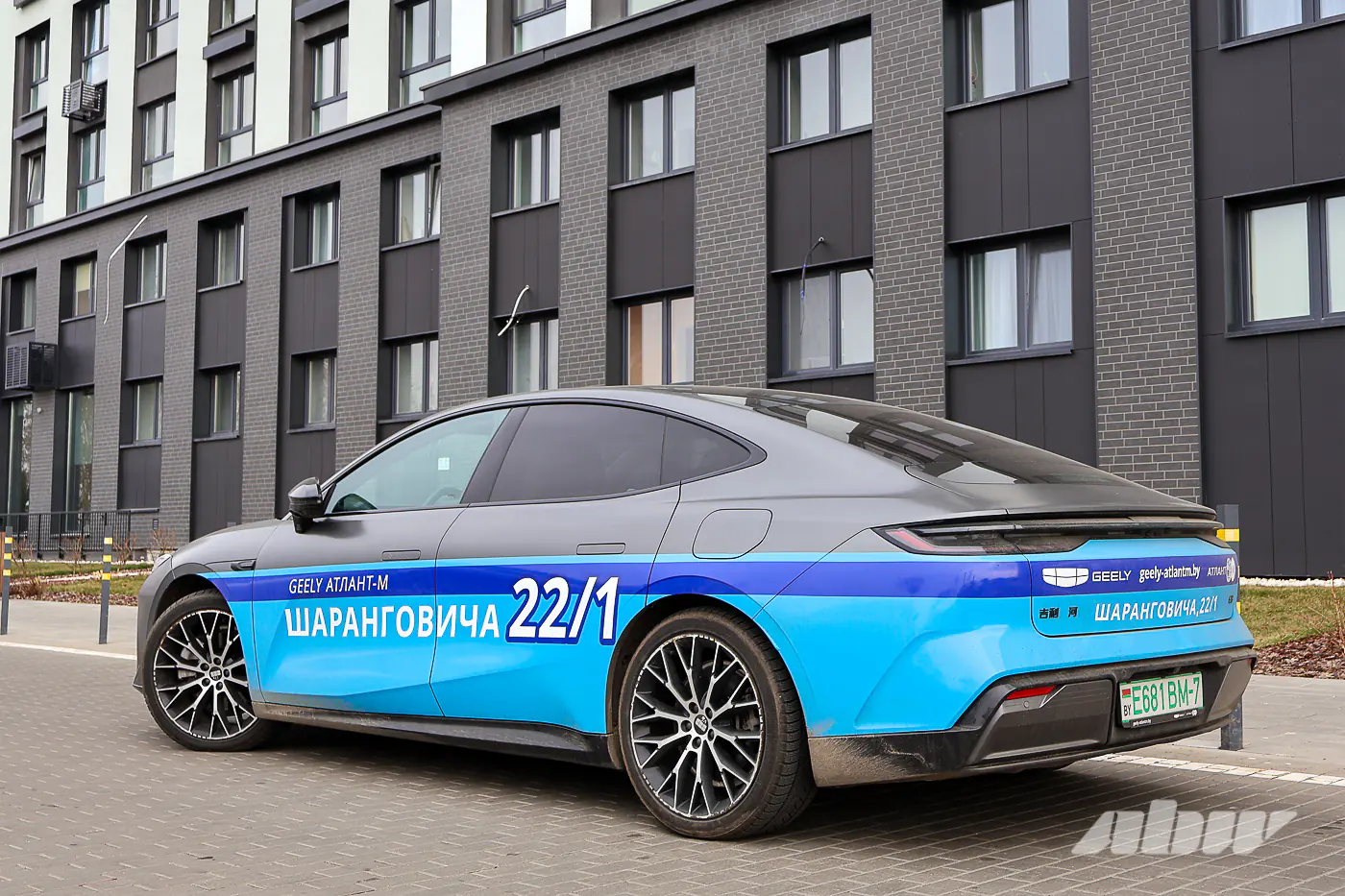 От городского хэтча до стремительного флагмана: выбираем электромобиль Geely вместе с «Атлант-М»
