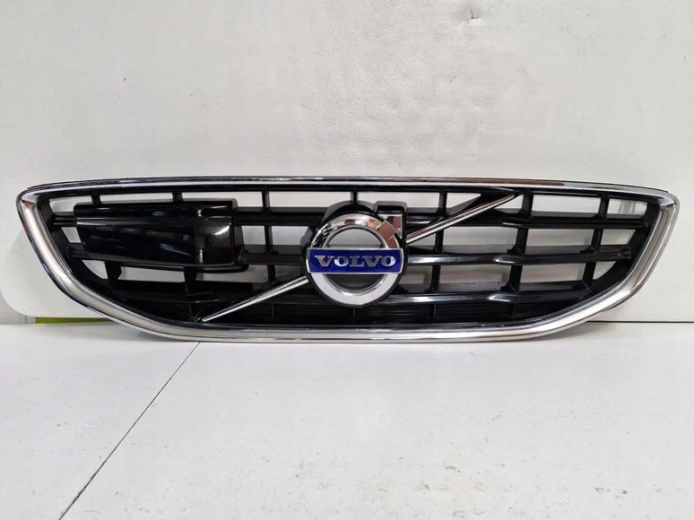 Решетка радиатора к Volvo V40 2012