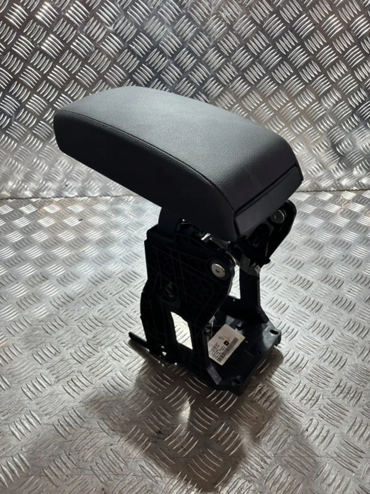Подлокотник к SEAT Ateca 2016
