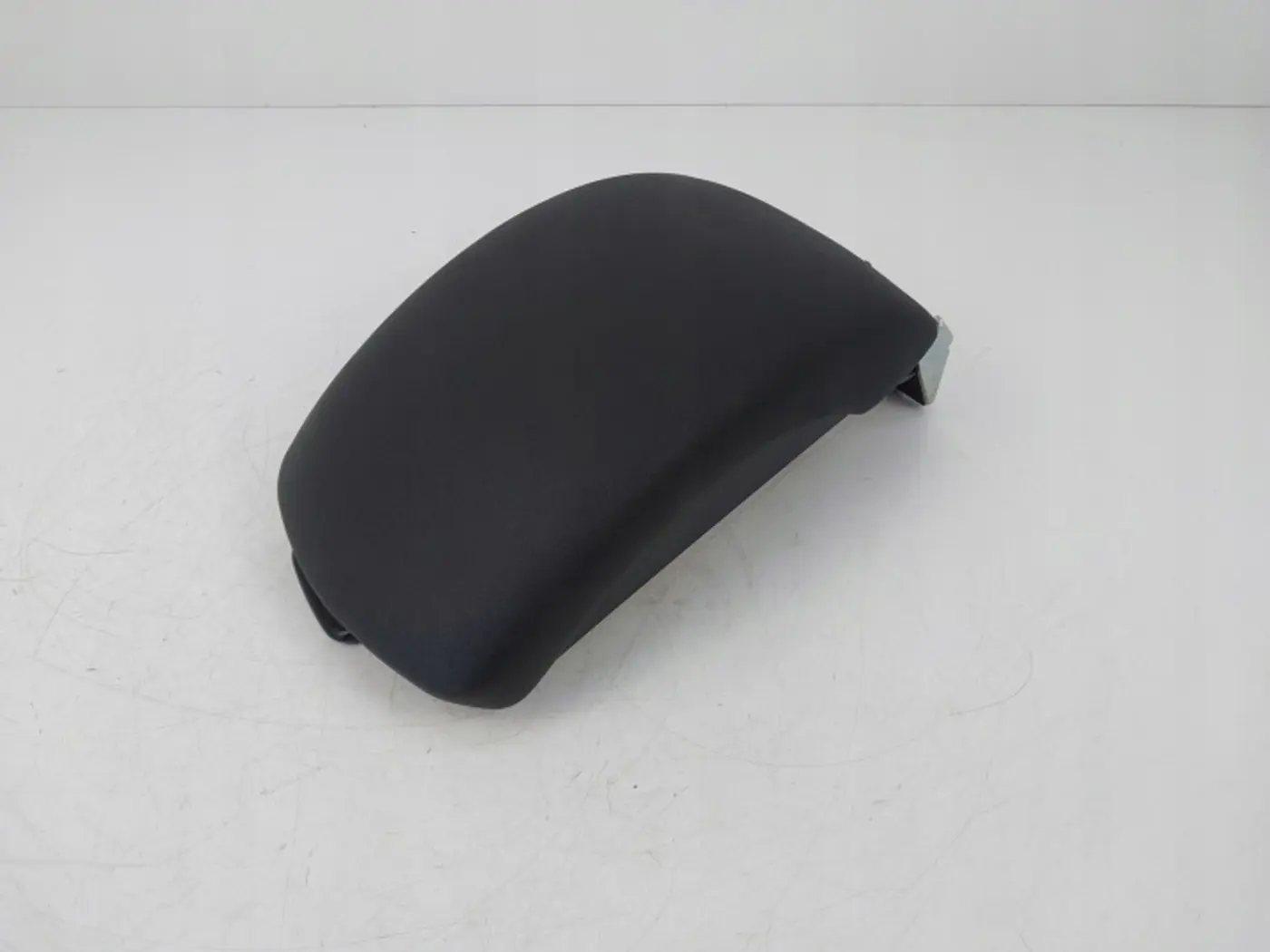 Подлокотник к Citroen C4 2011
