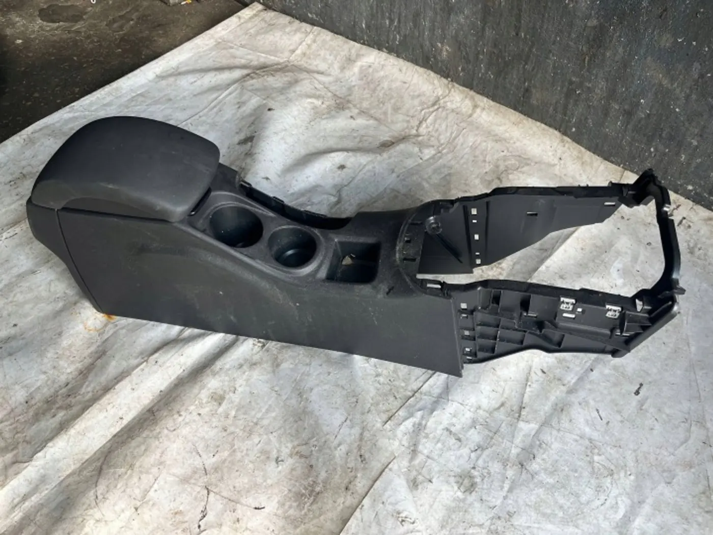 Подлокотник к DS 4 2015