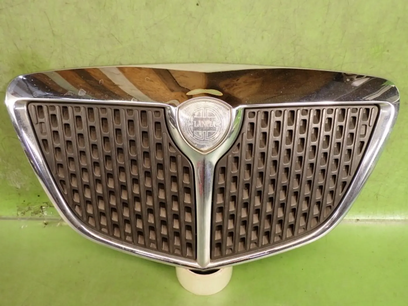 Решетка радиатора к Lancia Ypsilon 2003
