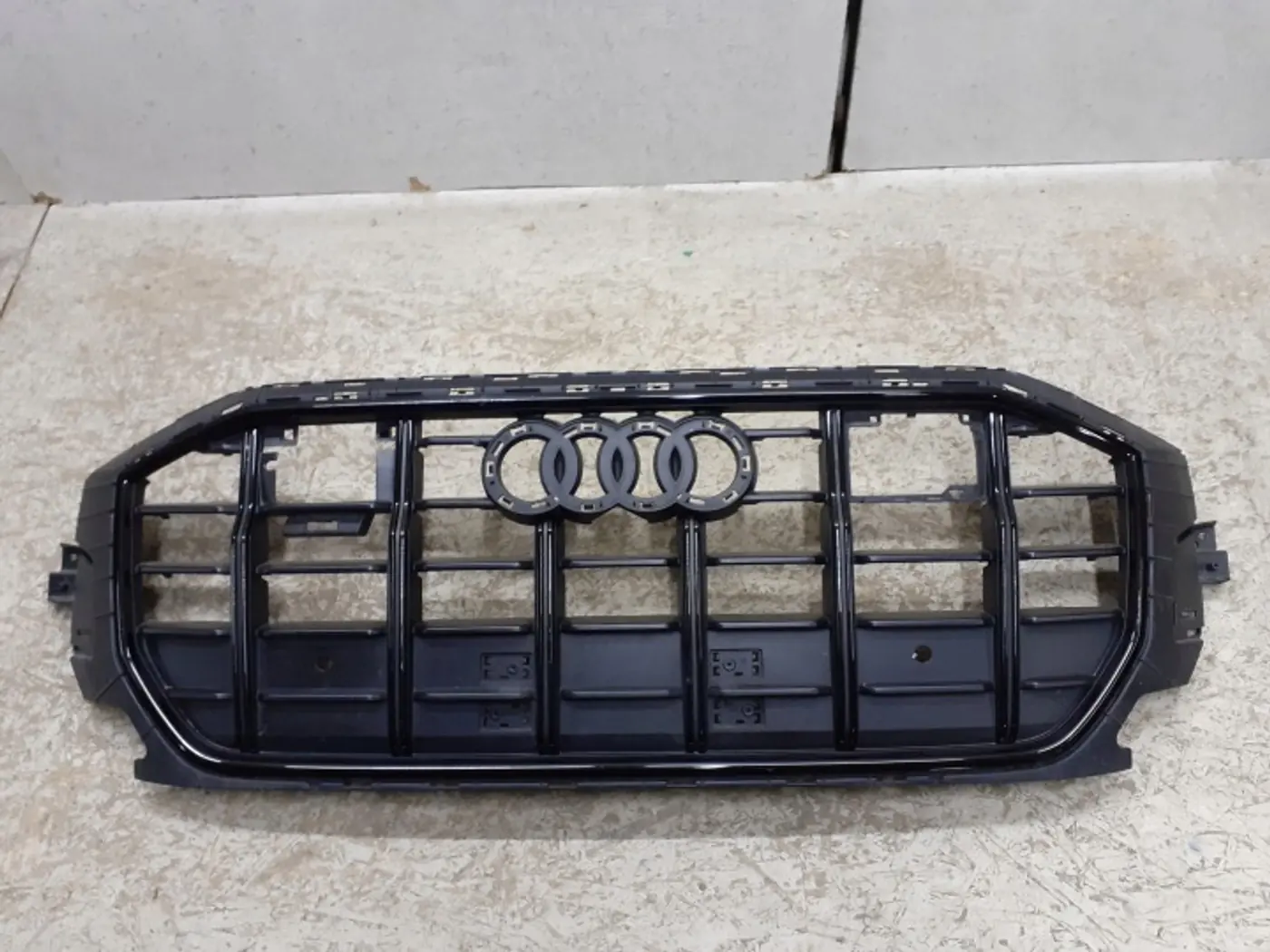 Решетка радиатора к Audi SQ8 2019