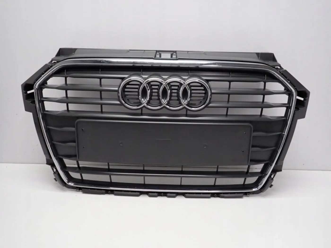 Решетка радиатора к Audi A1 2010
