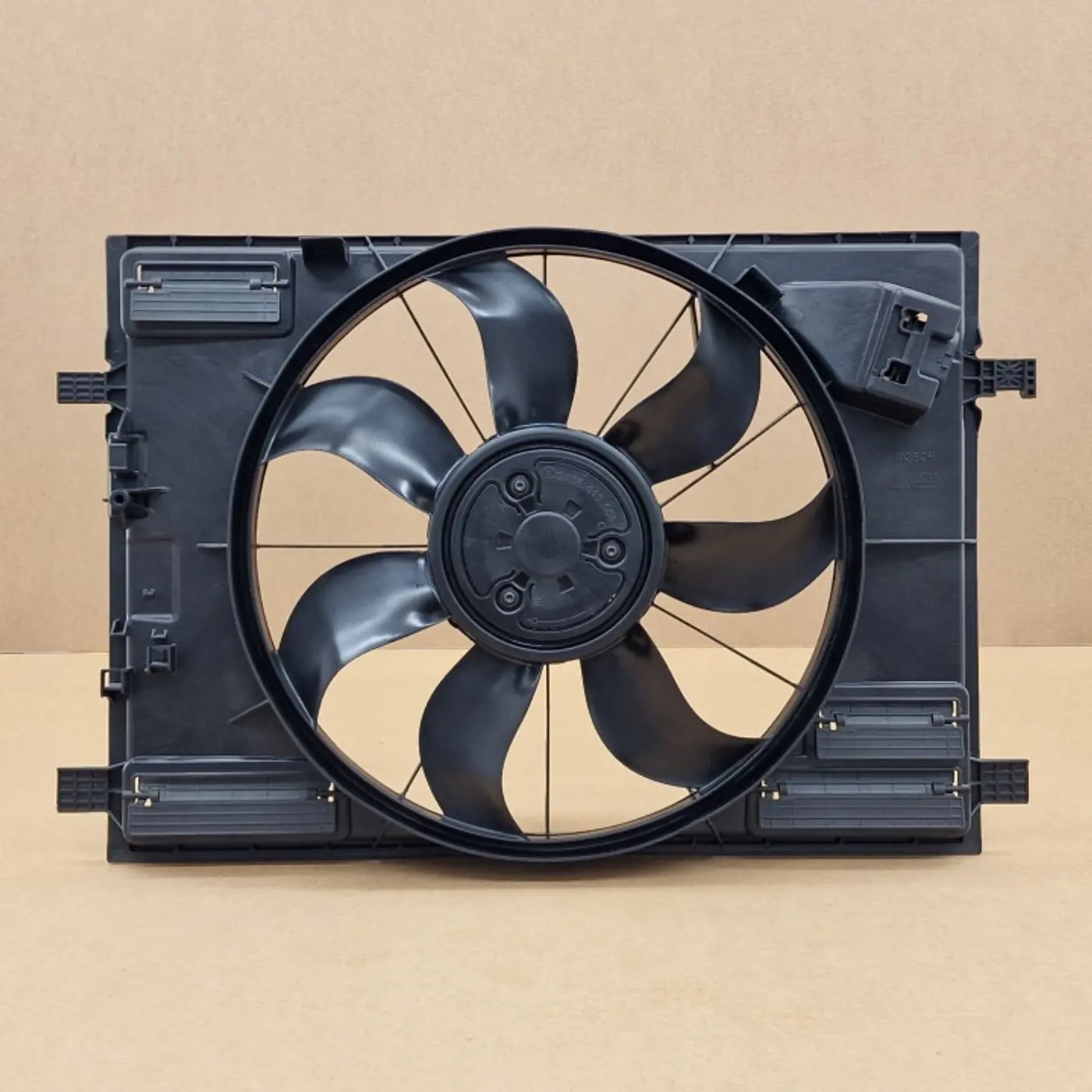 Вентилятор радиатора к Mercedes-Benz EQE 2021