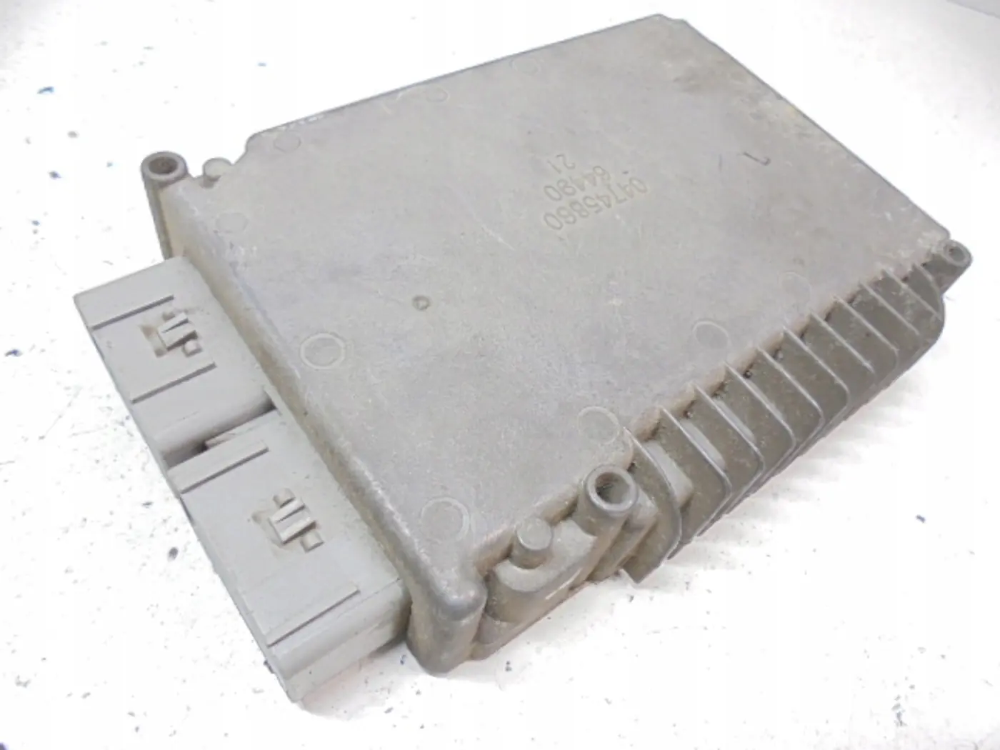 Блок управления двигателем к Chrysler Sebring 2001