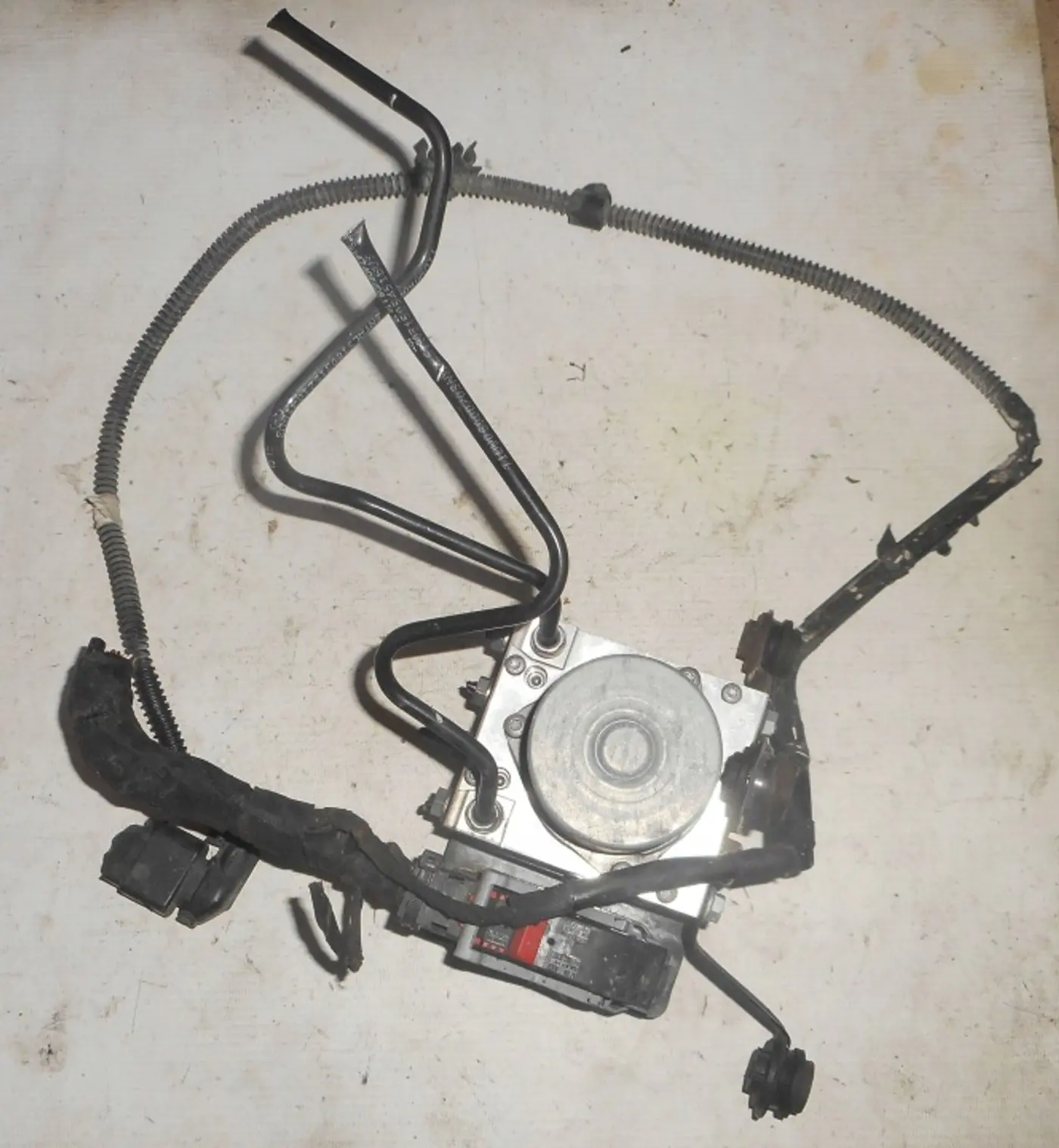 Блок ABS к Audi Q3 2011
