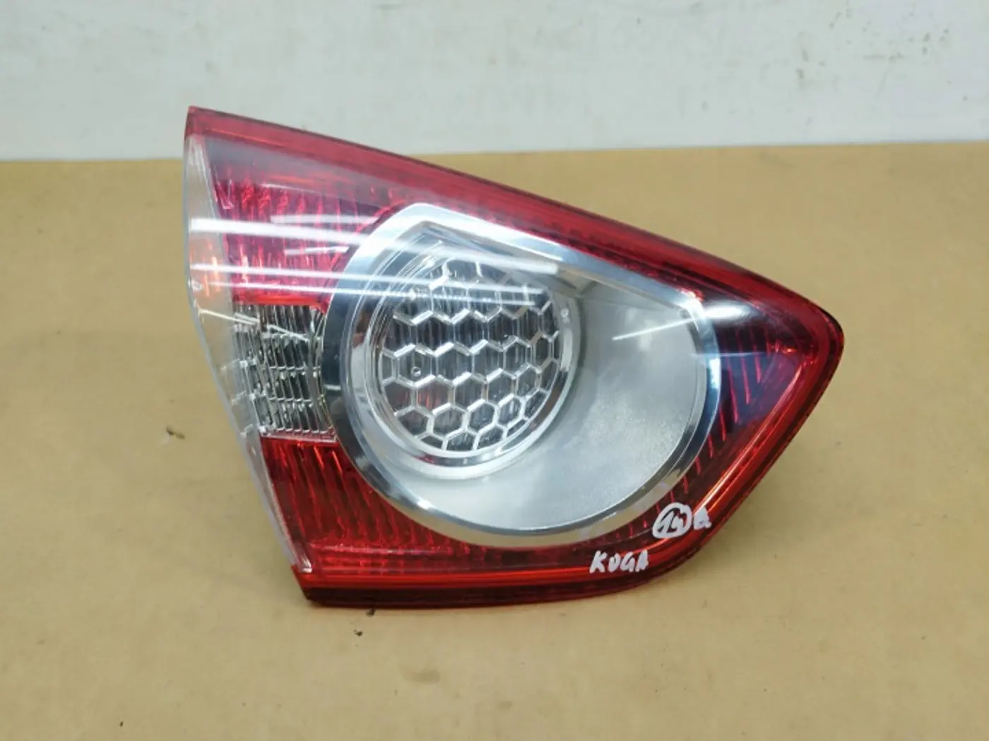 Фонарь задний левый к Ford Kuga 2008