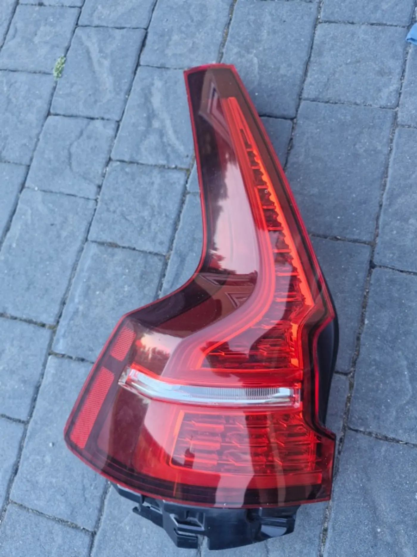 Фонарь задний левый к Volvo V60 2018
