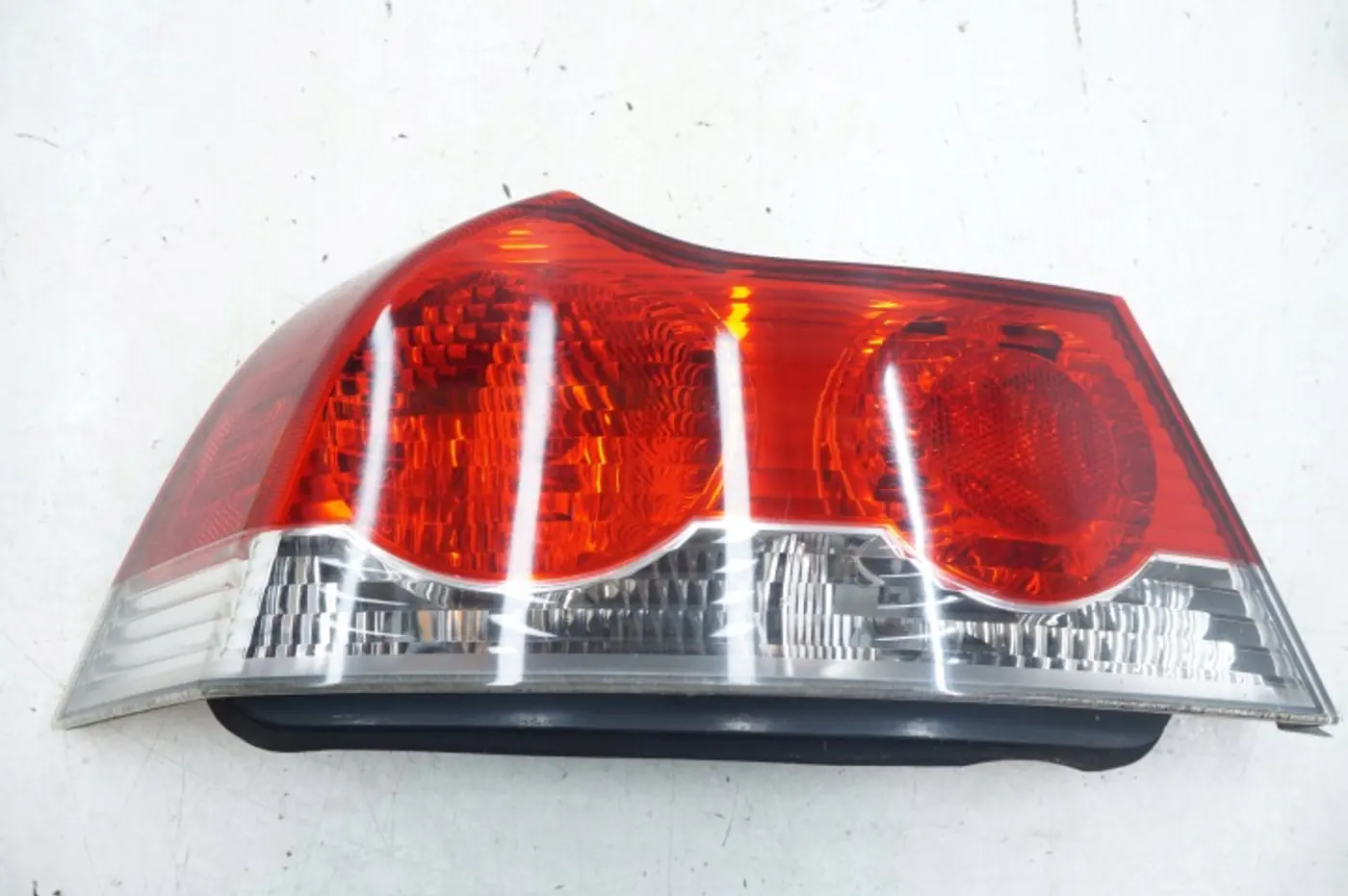 Фонарь задний левый к Volvo C70 2005