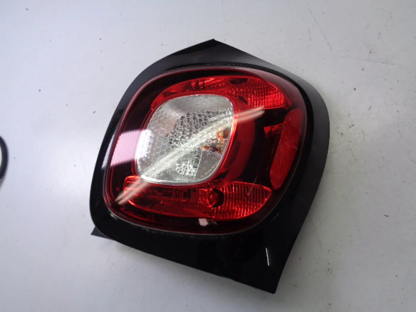 Фонарь задний правый к Smart Fortwo 2015
