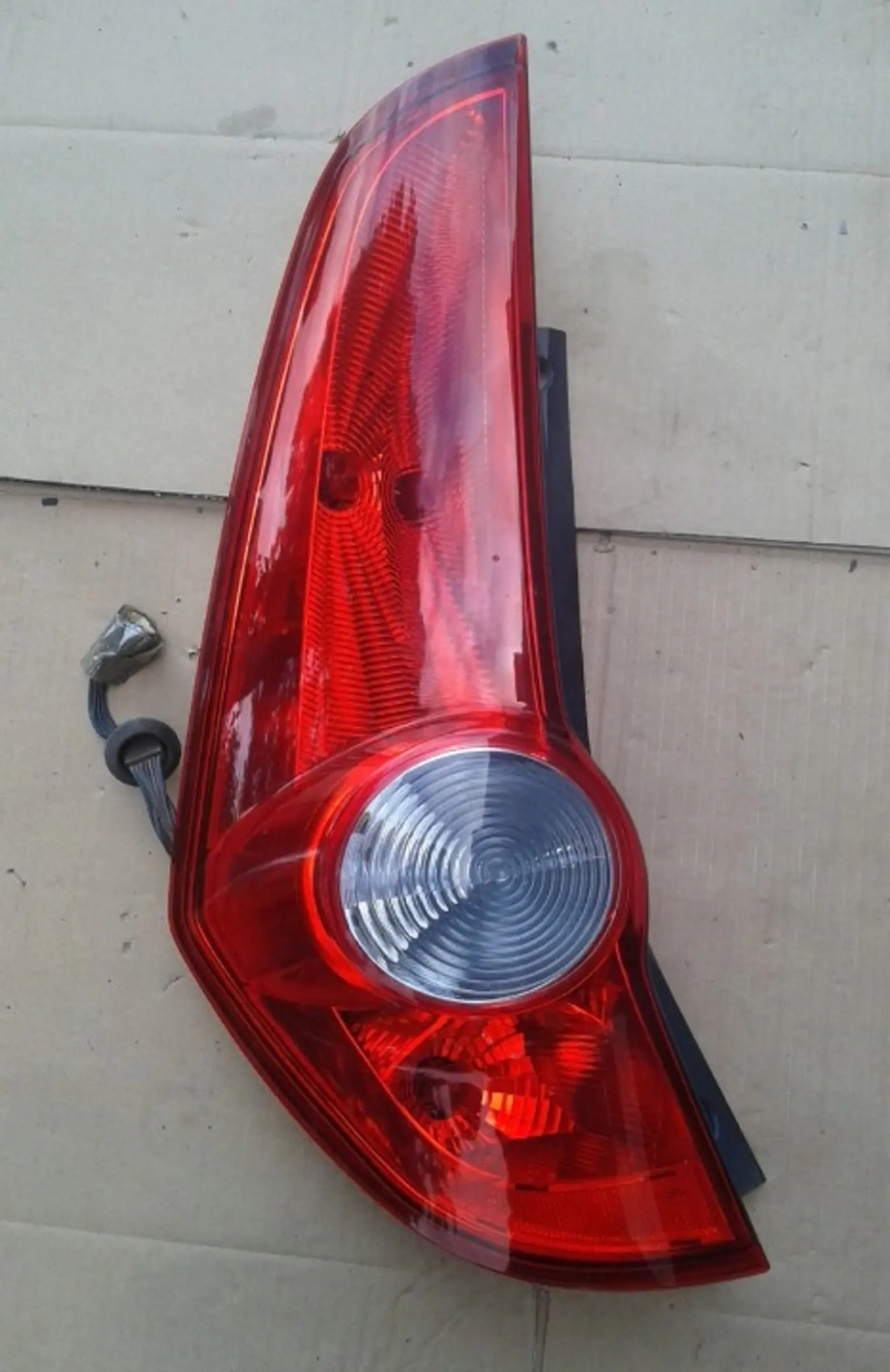 Фонарь задний левый к Opel Agila 2008