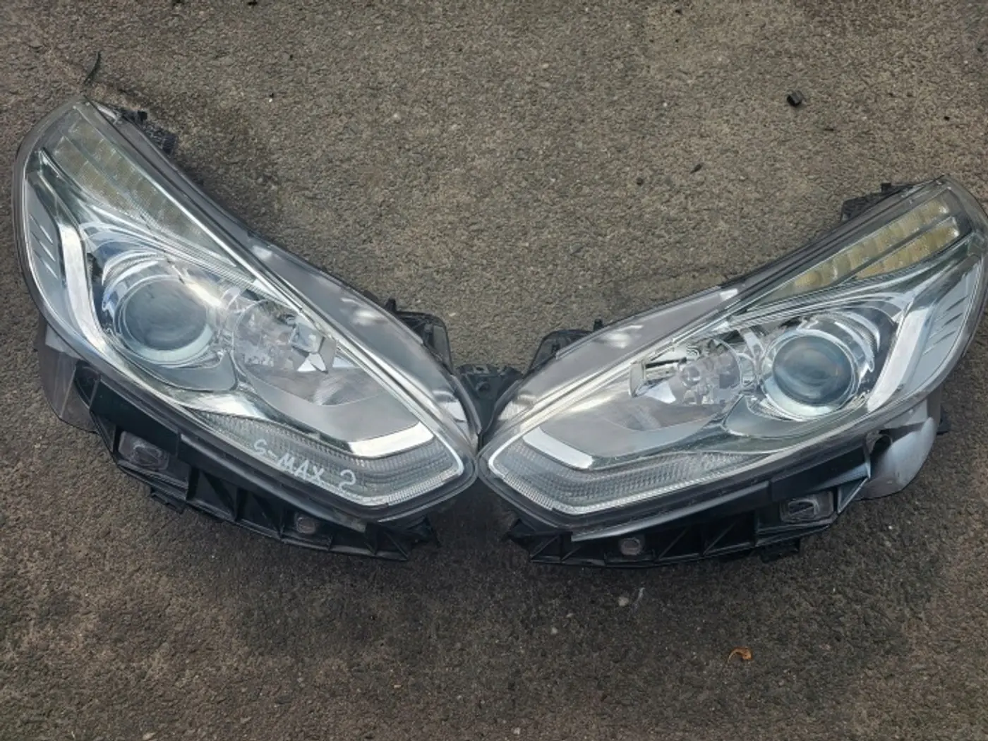 Фара правая к Ford S-MAX 2015