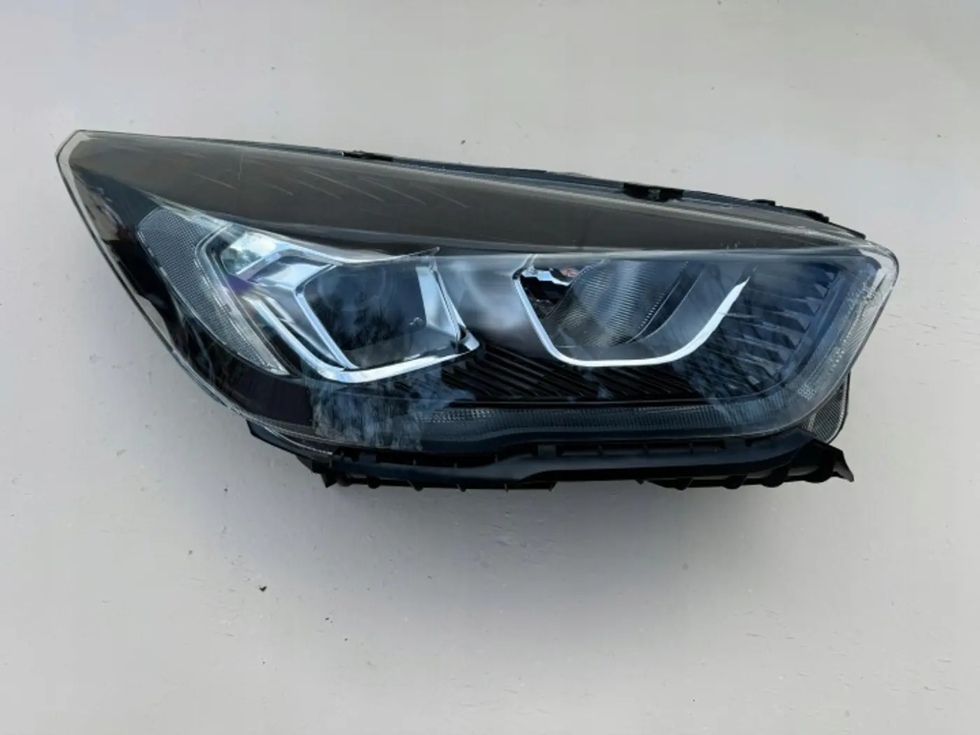 Фара правая к Ford Kuga 2016