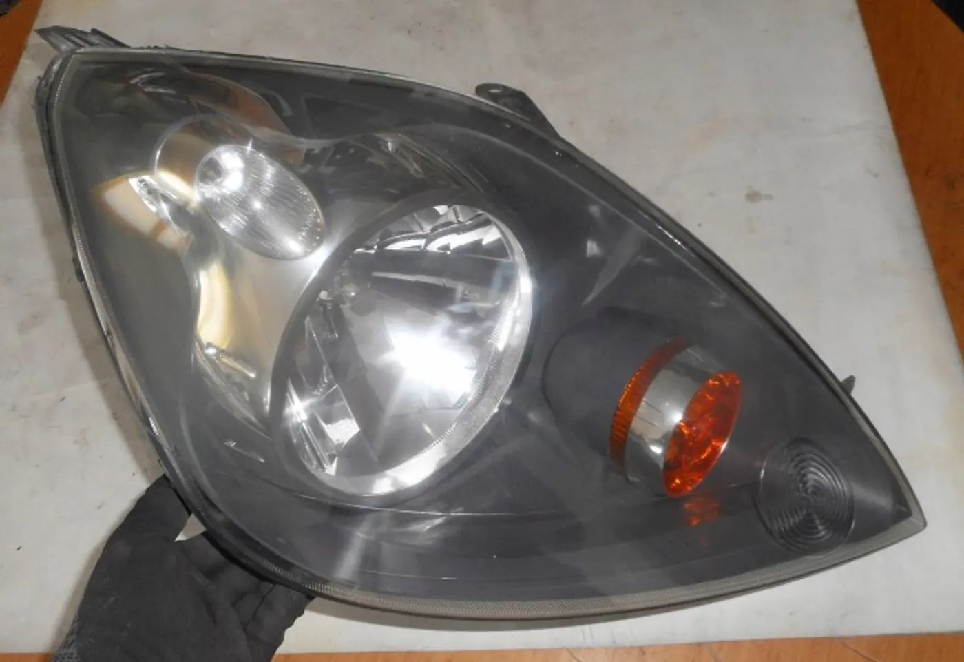 Фара правая к Ford Fiesta 2008