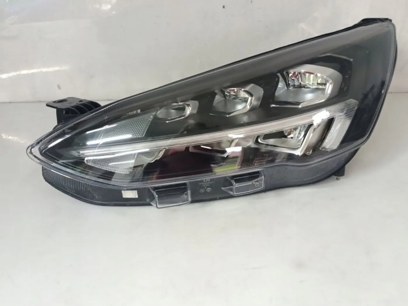 Фара левая к Ford C-MAX 2003