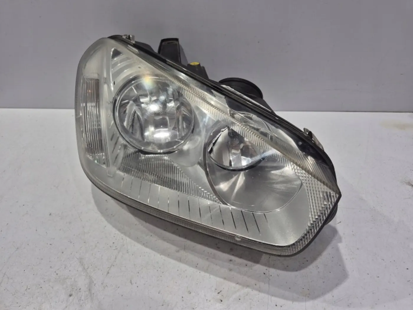 Фара правая к Ford C-MAX 2007