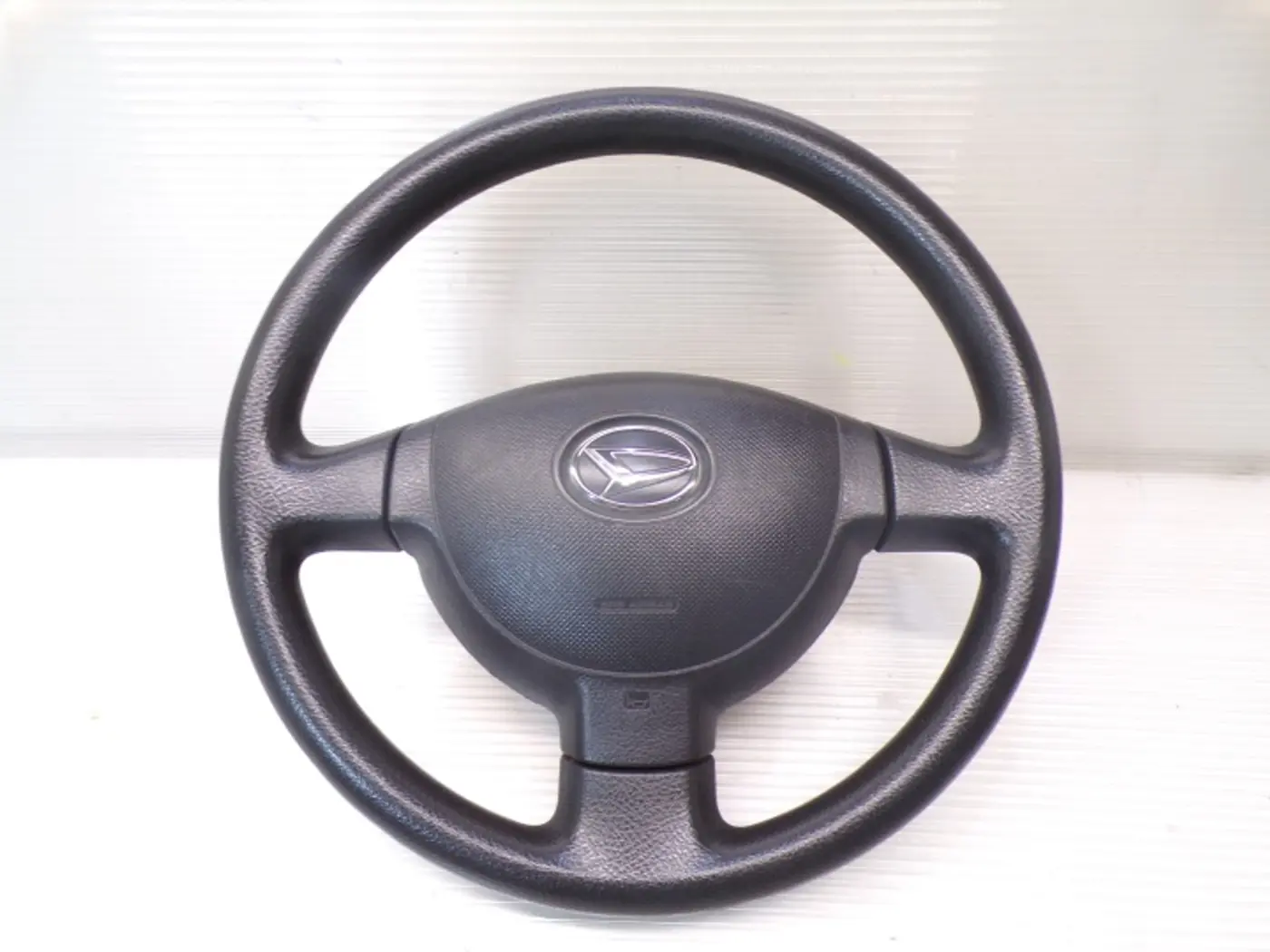 Руль к Daihatsu Sirion 2002
