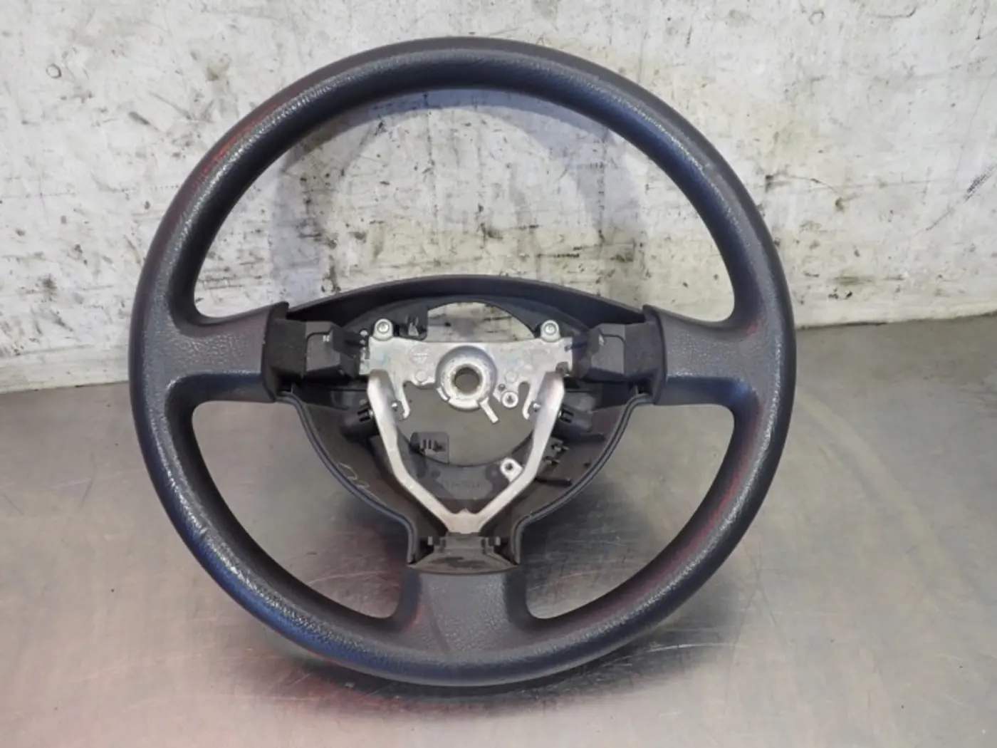 Руль к Daihatsu Sirion 2002