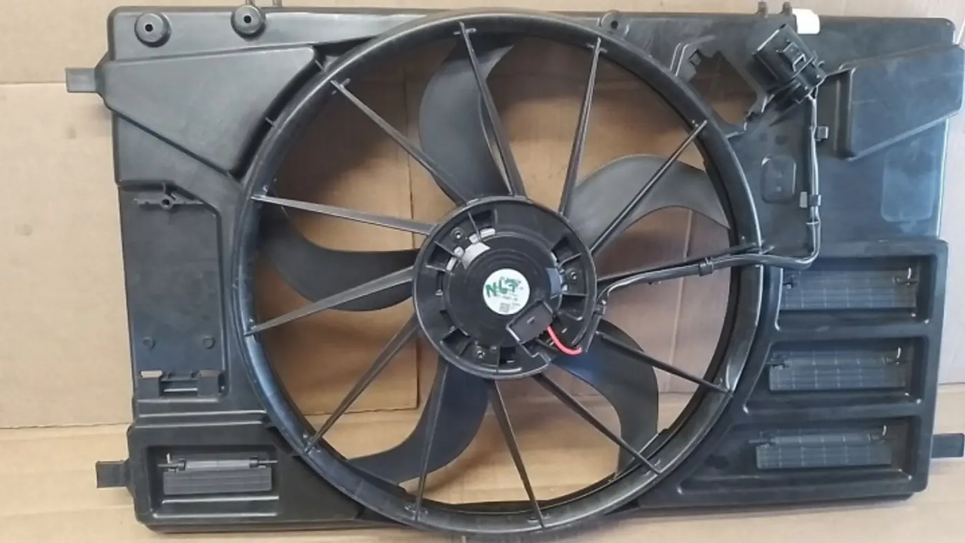 Вентилятор радиатора к Ford Transit Custom 2012