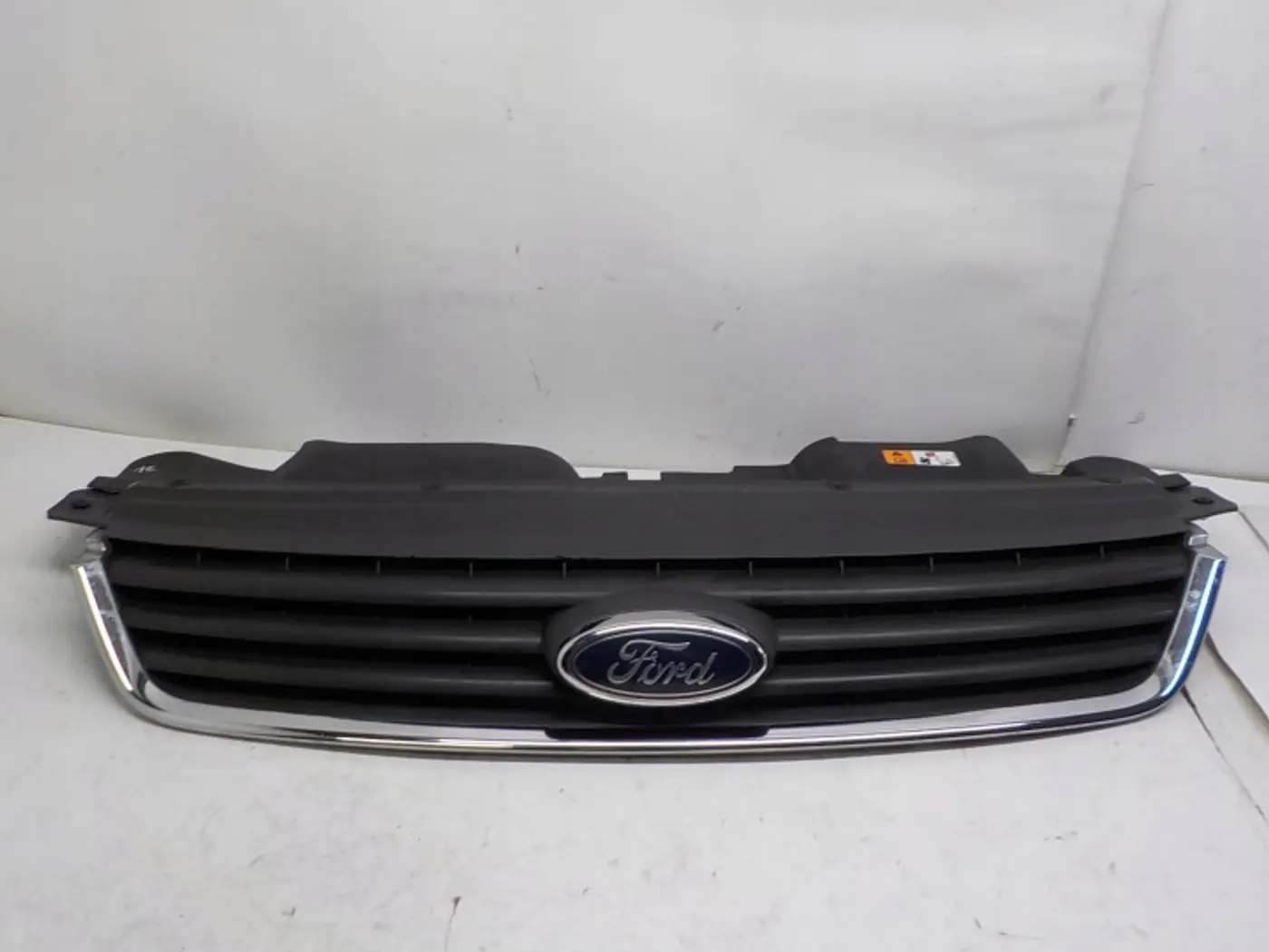 Решетка радиатора к Ford Kuga 2008