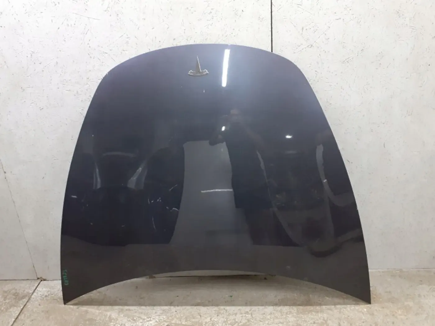 Капот к Tesla Model 3 2017