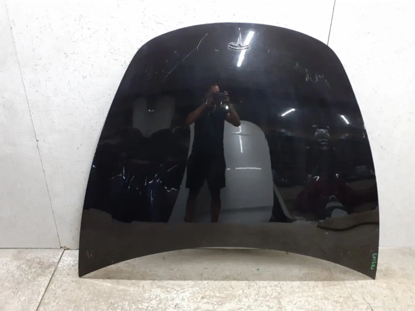 Капот к Tesla Model 3 2017