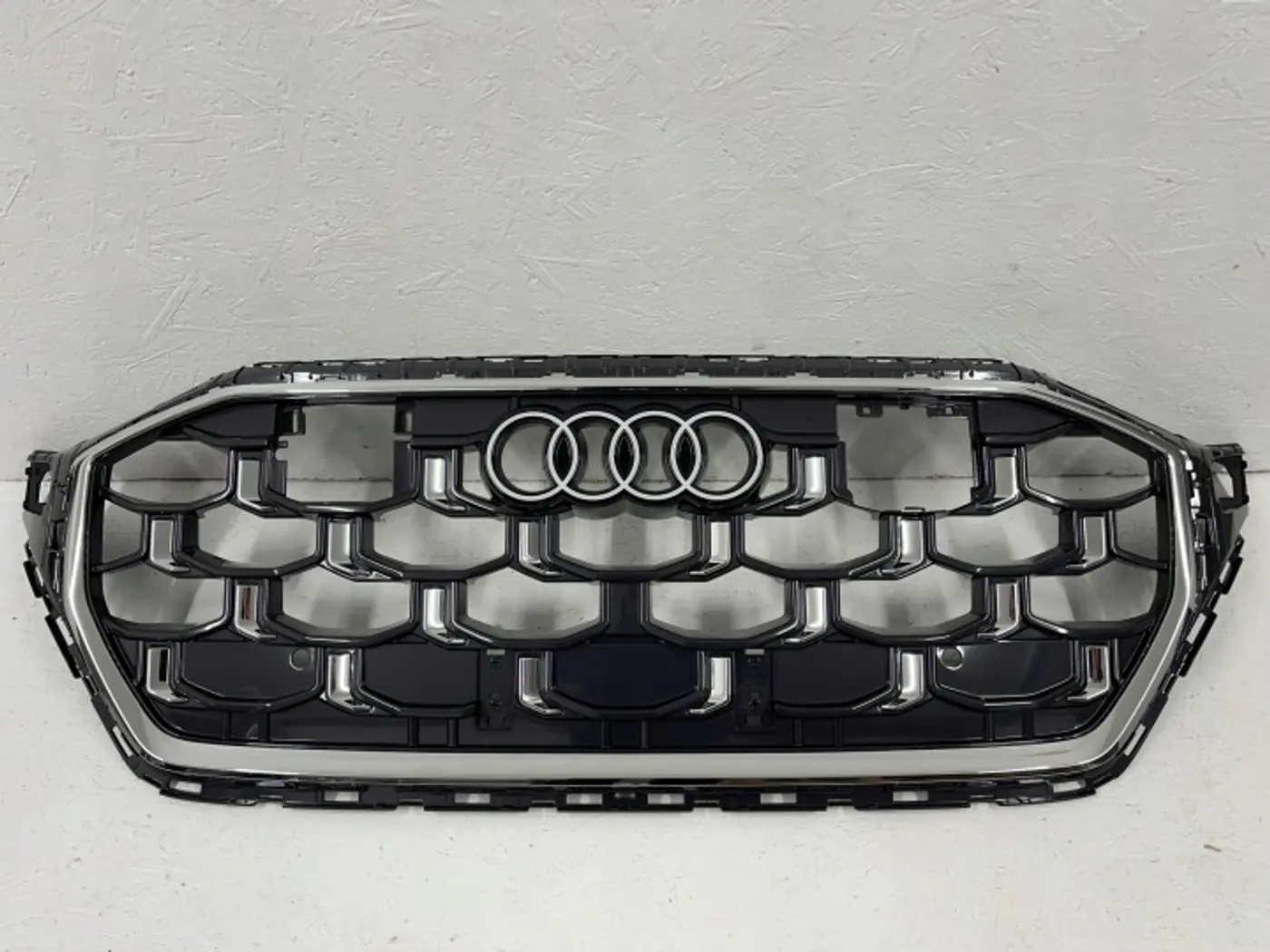 Решетка радиатора к Audi SQ8 2019