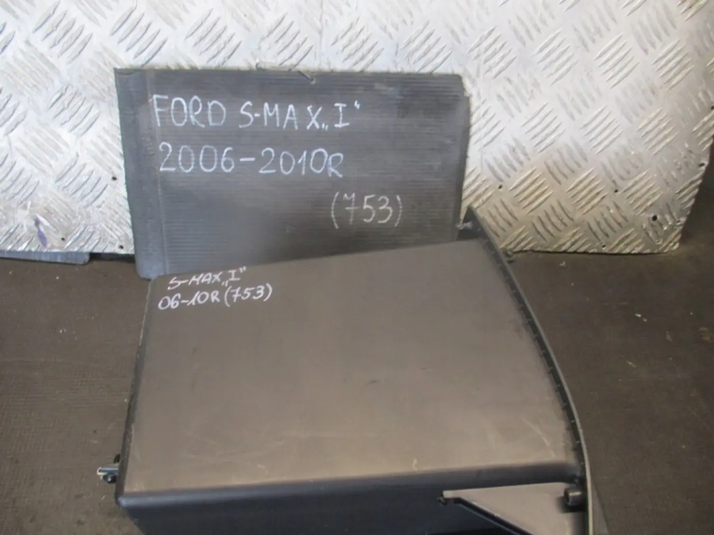 Подлокотник к Ford S-MAX 2006