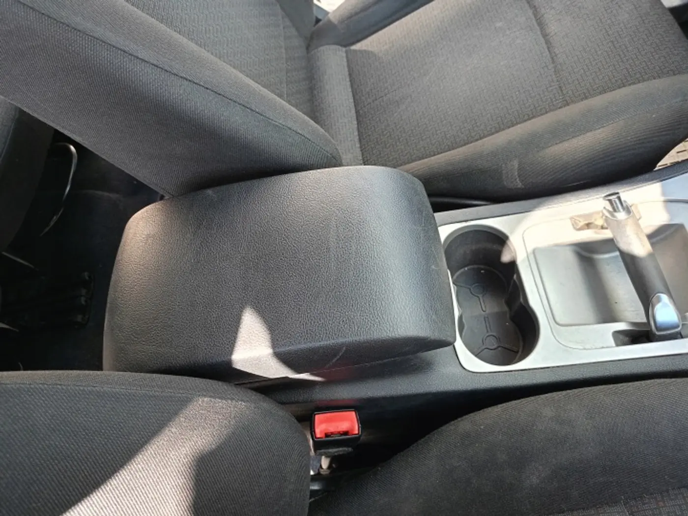 Подлокотник к Ford S-MAX 2015