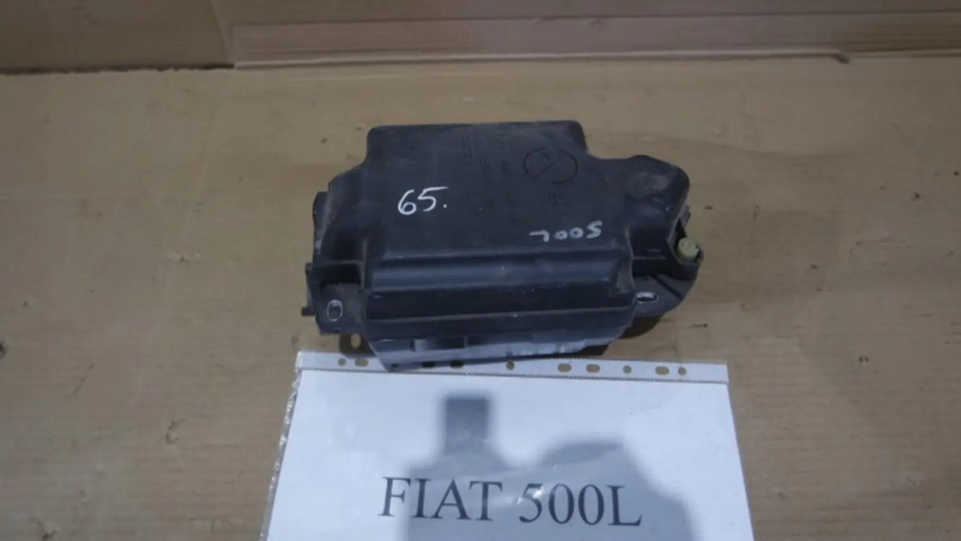 Блок предохранителей к Fiat 500L 2012