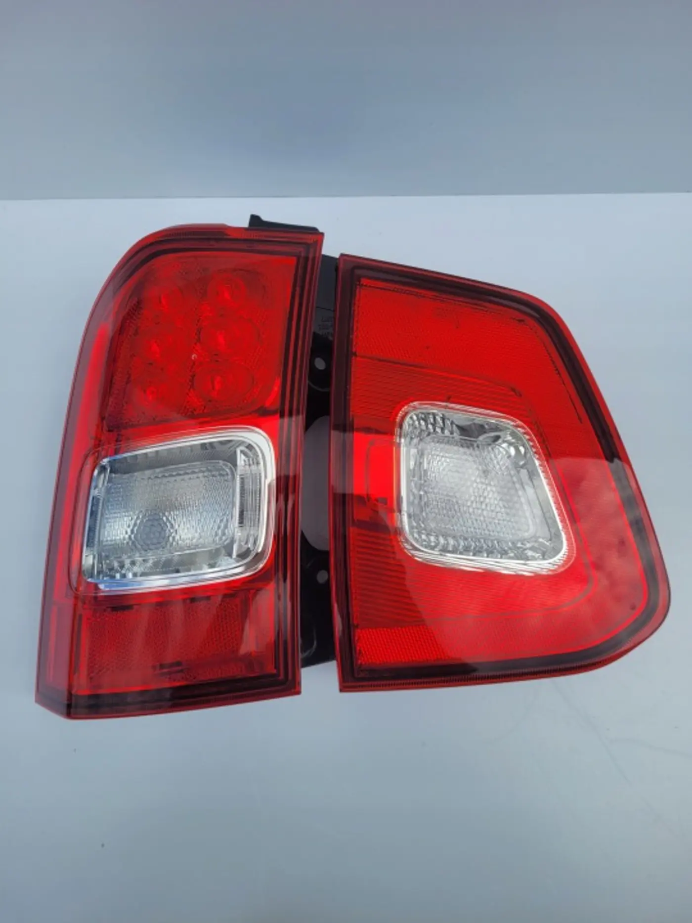Фонарь задний левый к Suzuki Ignis 2016