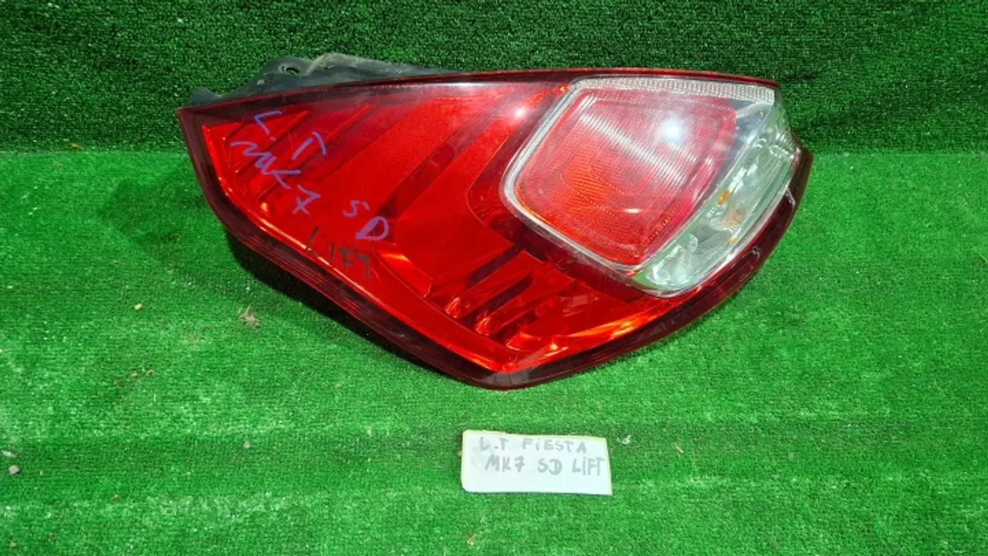 Фонарь задний левый к Ford Fiesta 2008