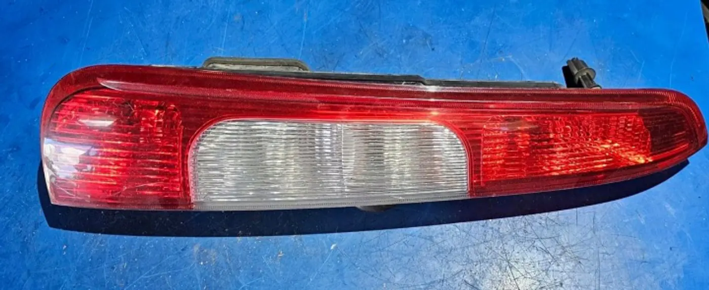 Фонарь задний левый к Ford C-MAX 2003