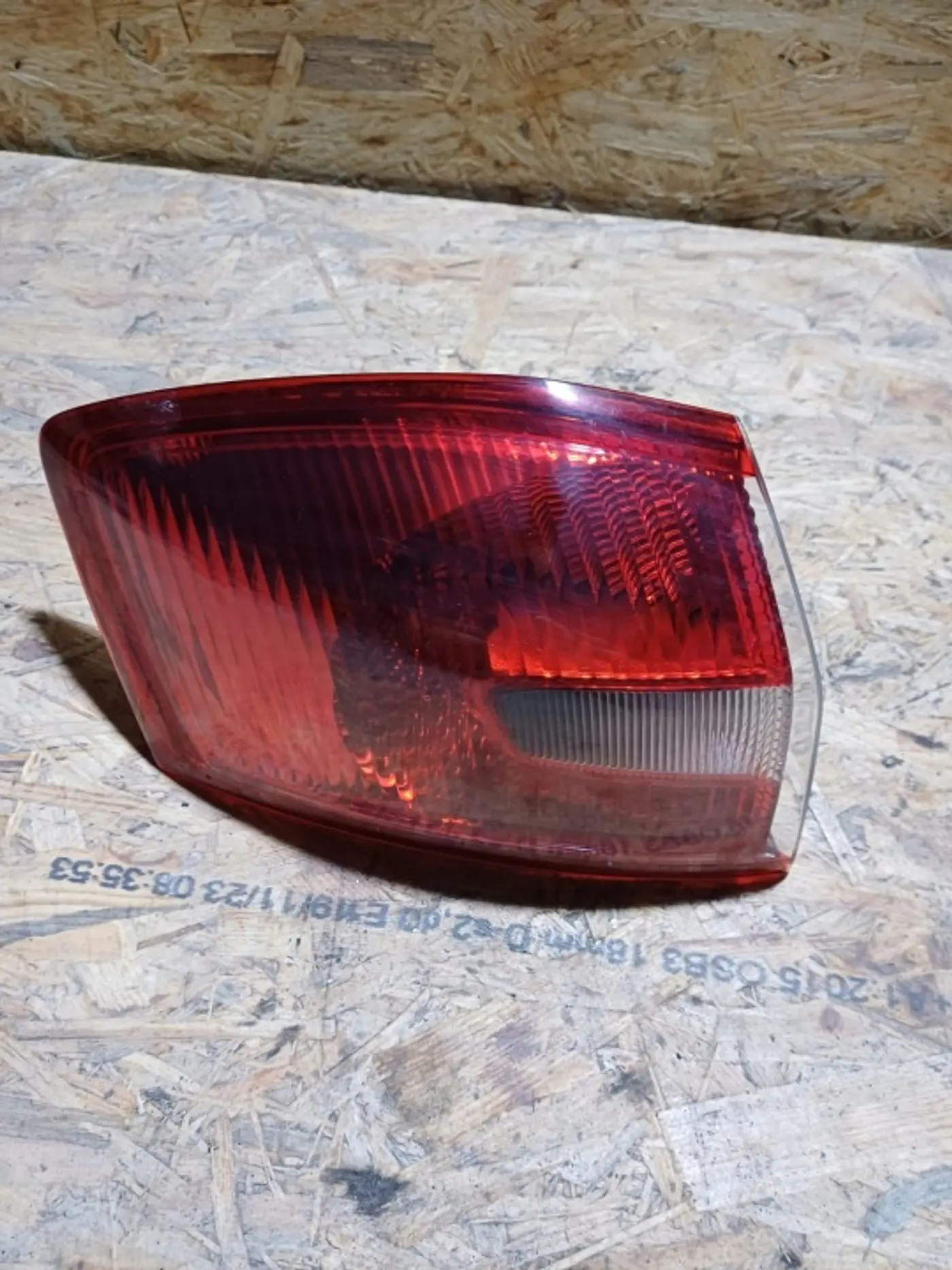 Фонарь задний левый к Ford Kuga 2008
