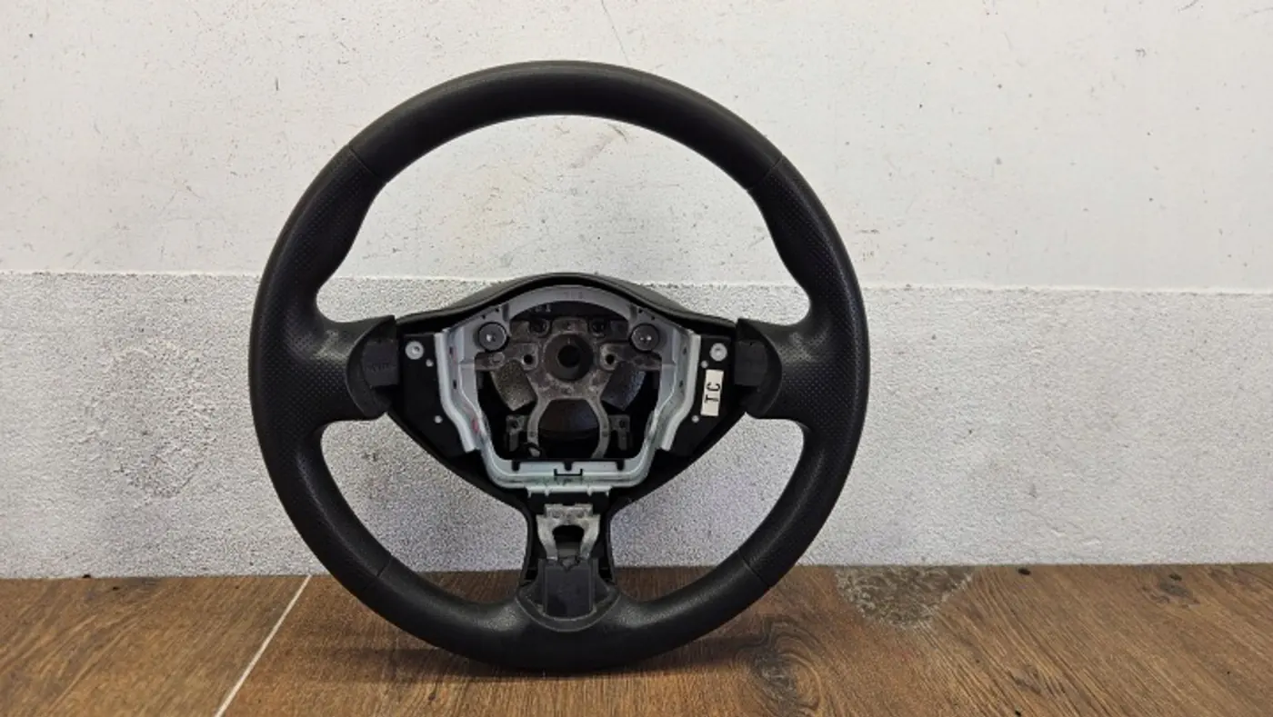 Руль к Nissan Juke 2010