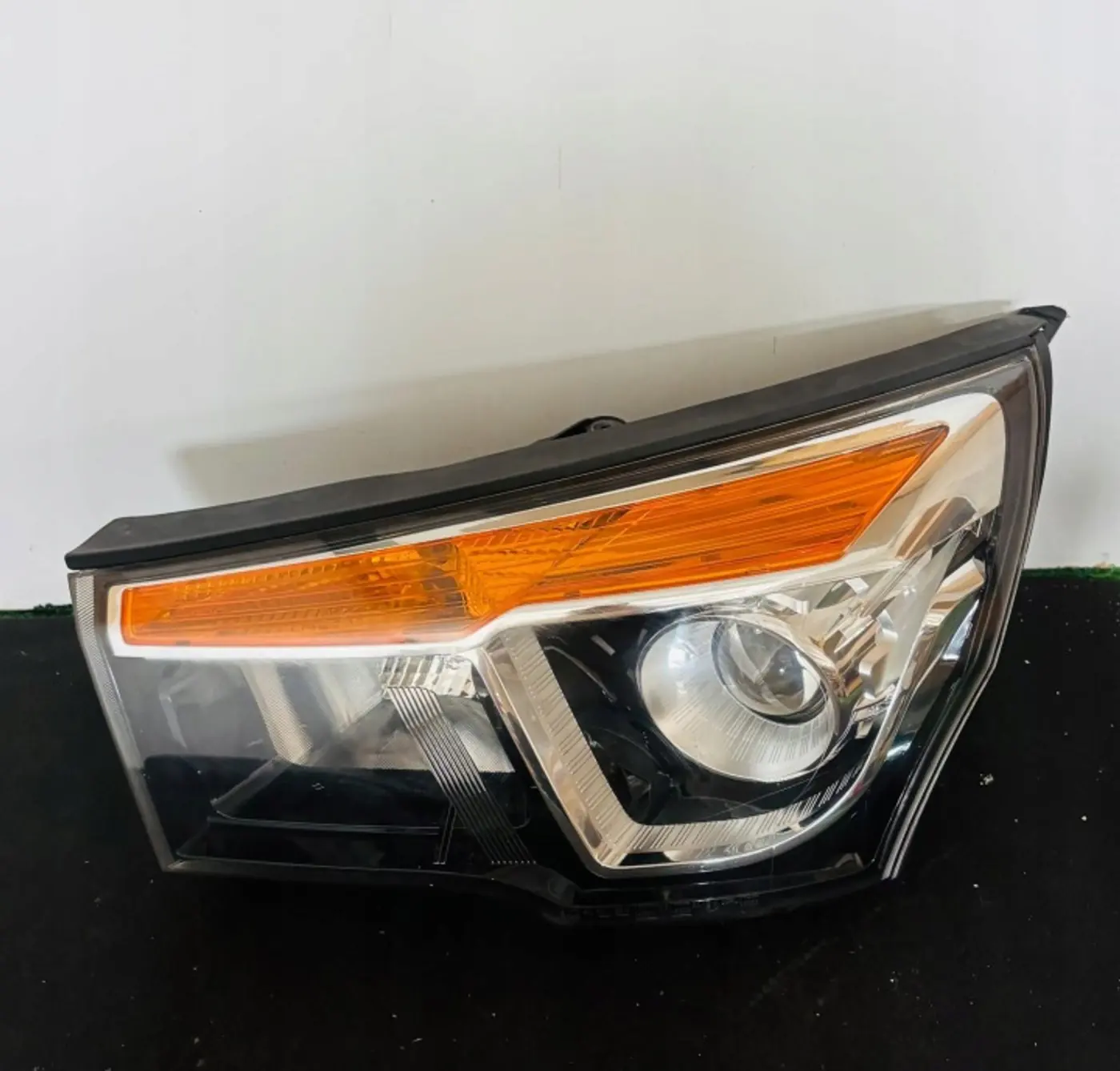 Фара левая к SsangYong Rodius 2013