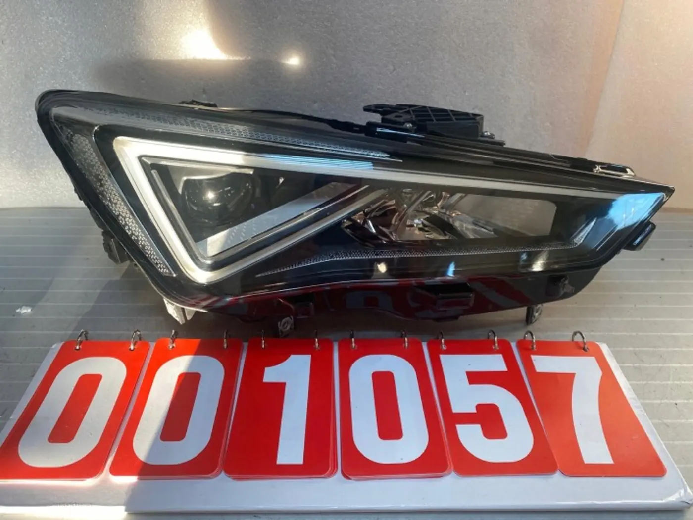 Фара правая к SEAT Tarraco 2018