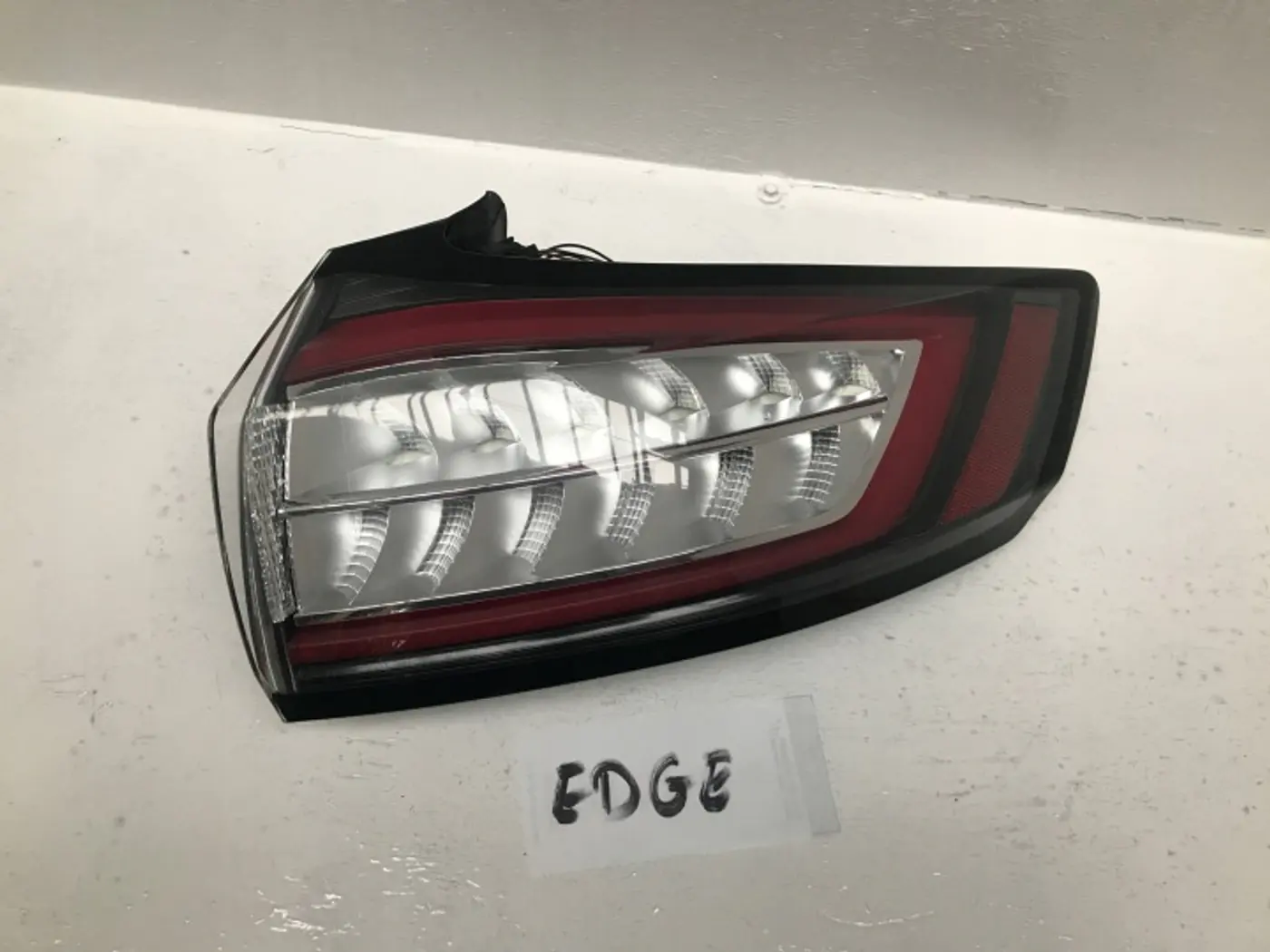Фонарь задний правый к Ford Edge 2015