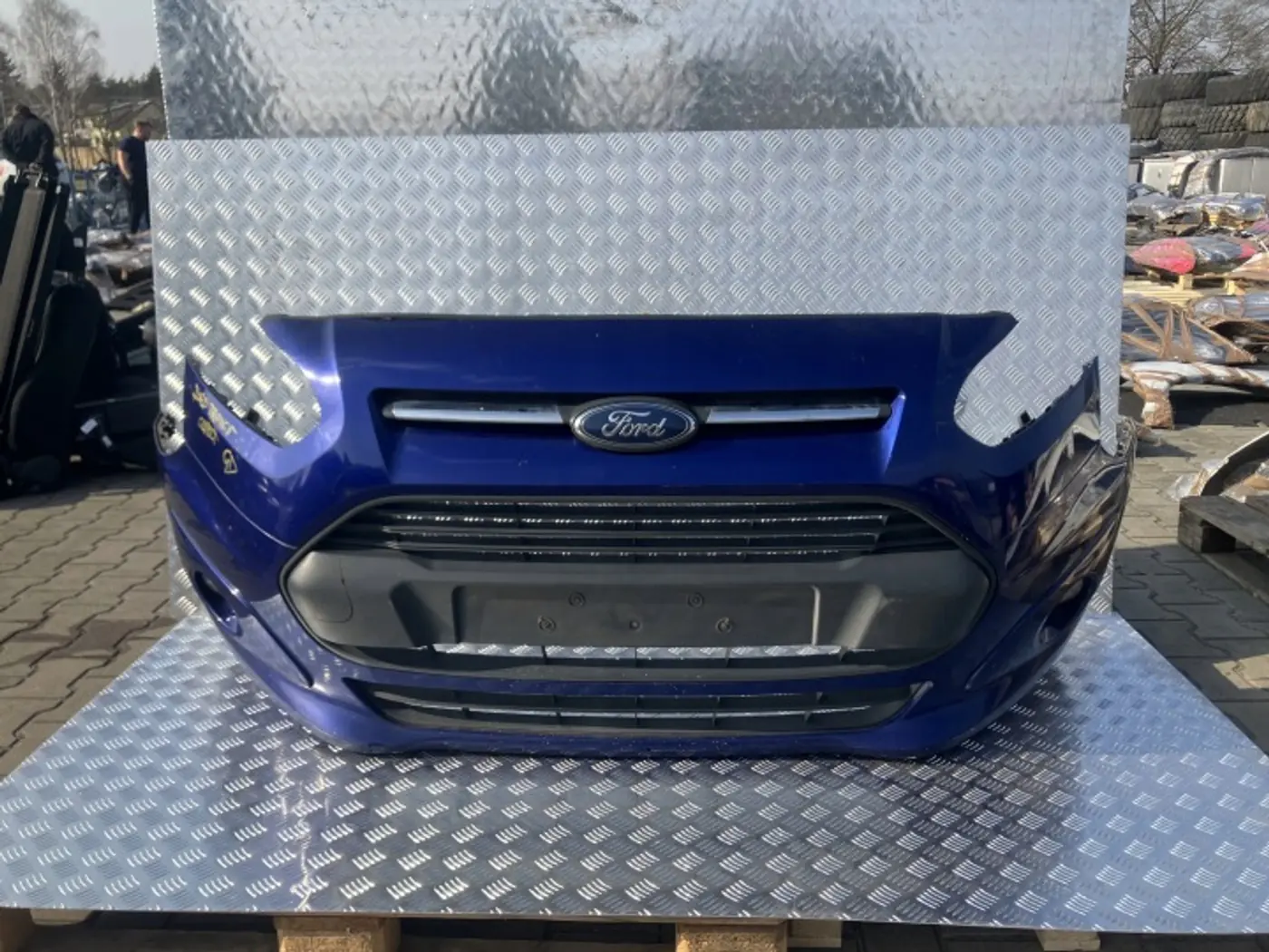 Бампер передний к Ford Transit Connect 2012