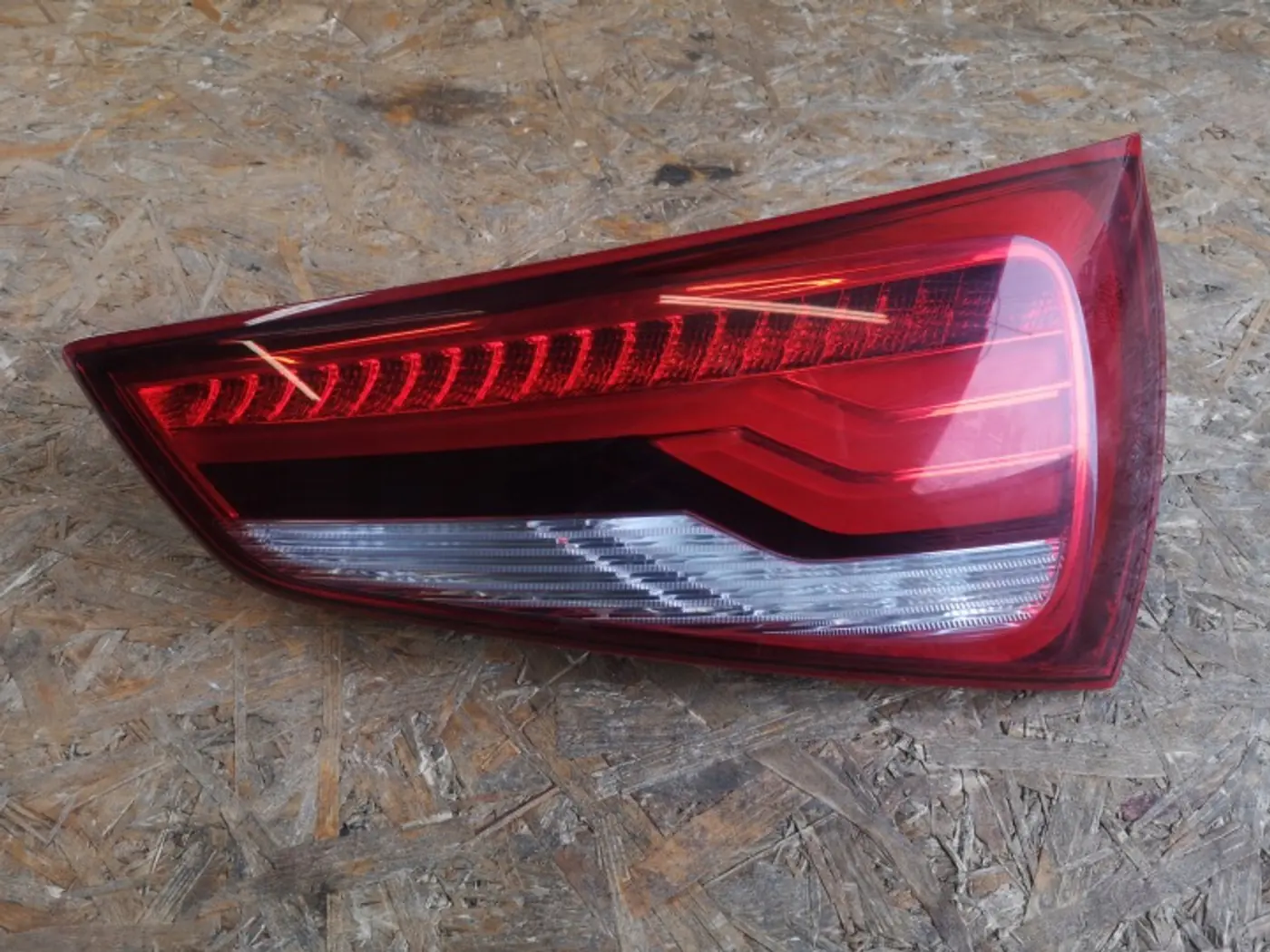 Фонарь задний правый к Audi A1 2014