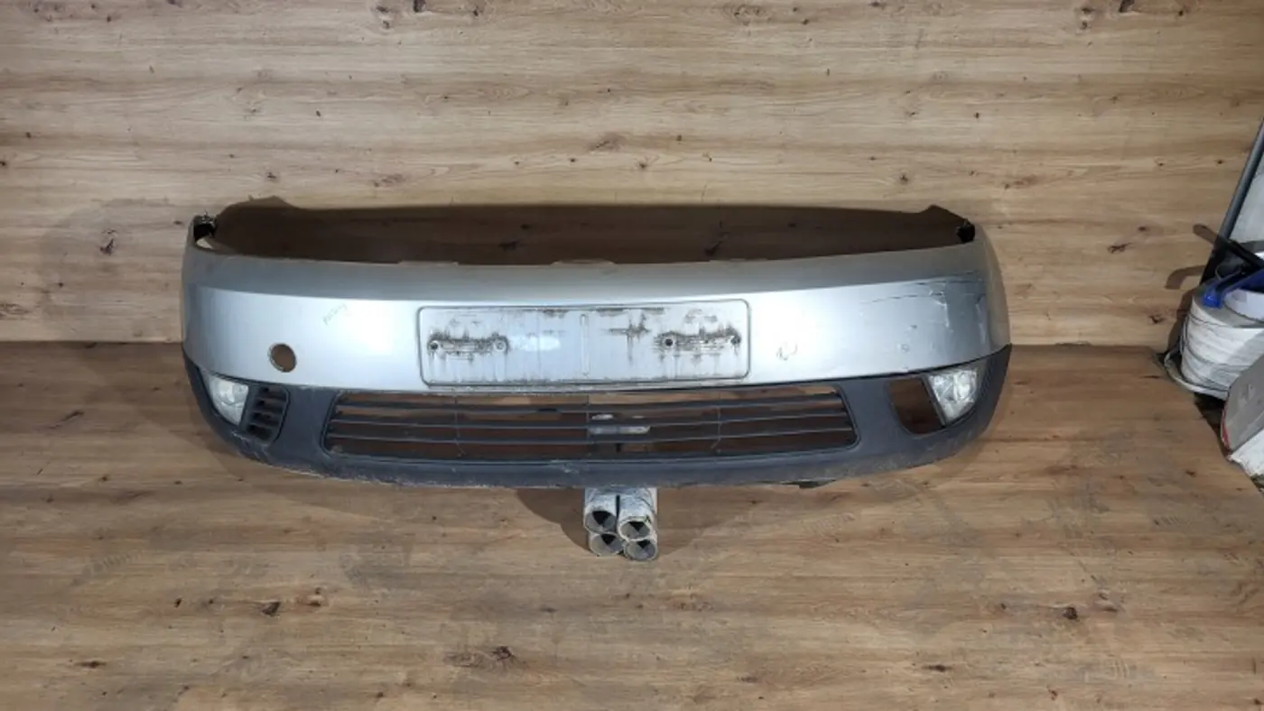 Бампер передний к Ford Fiesta 2001