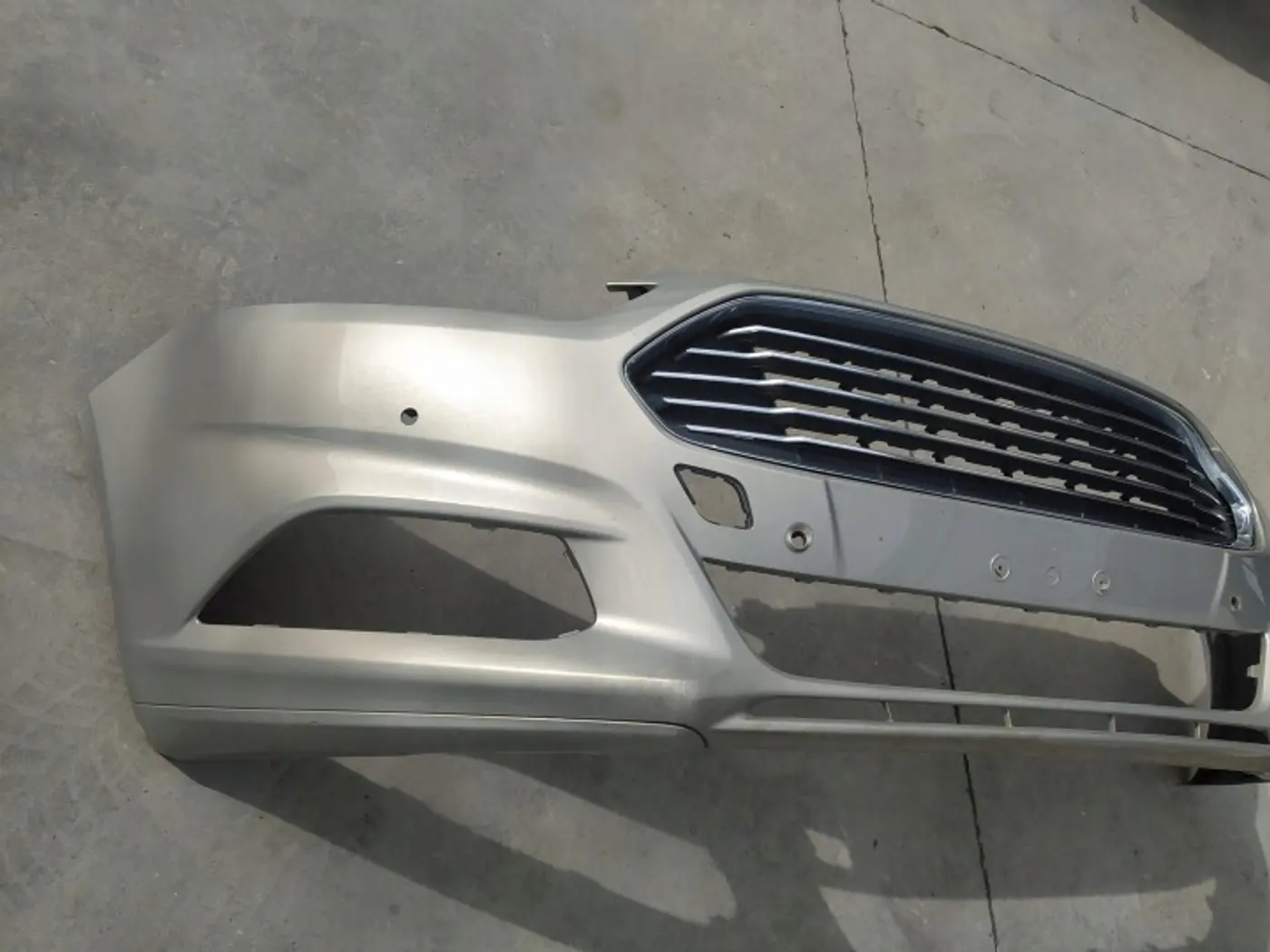 Решетка радиатора к Ford Mondeo 2015