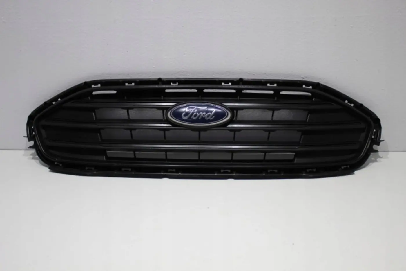 Решетка радиатора к Ford Transit Connect 2018