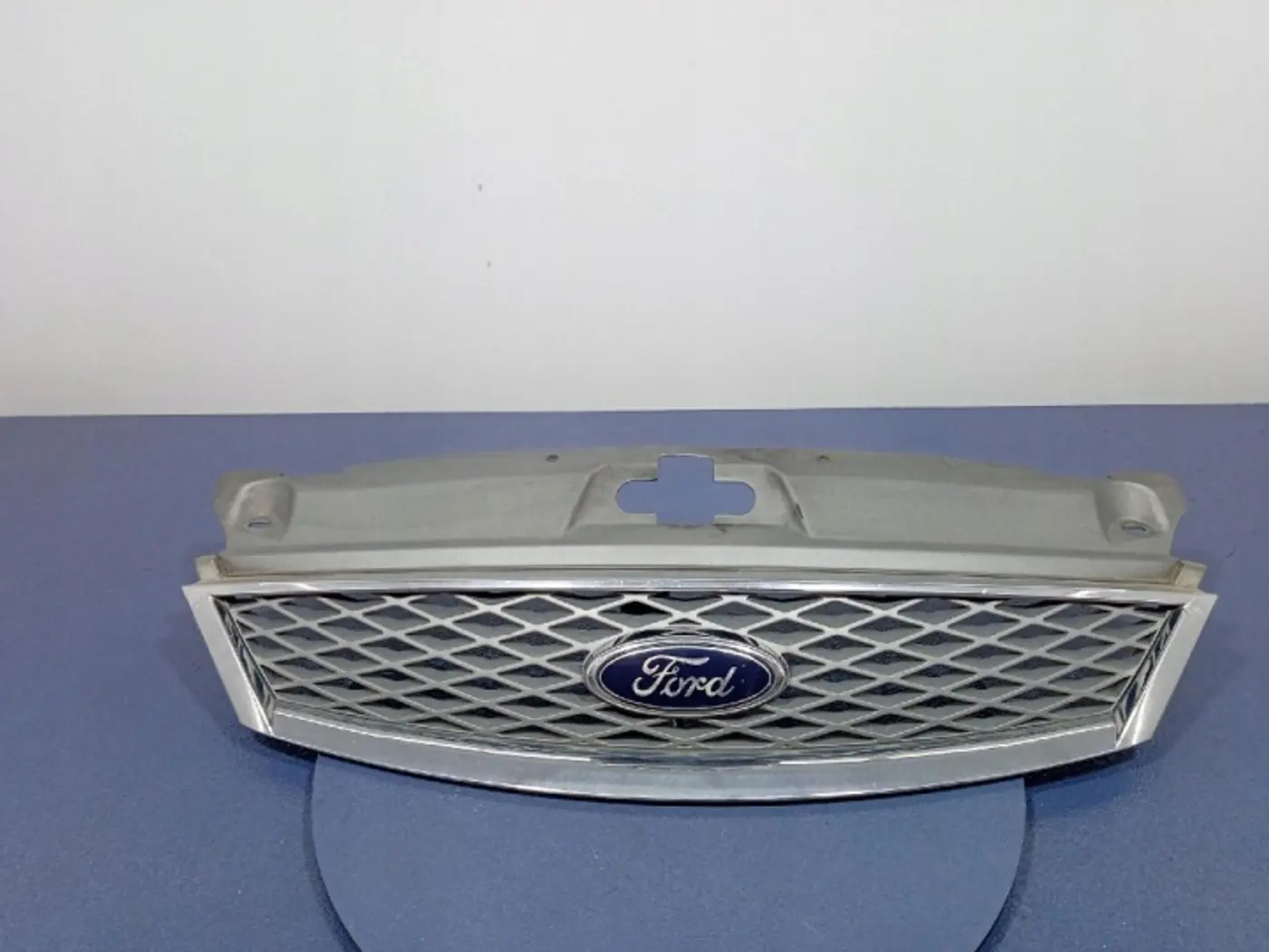 Решетка радиатора к Ford Mondeo 2015