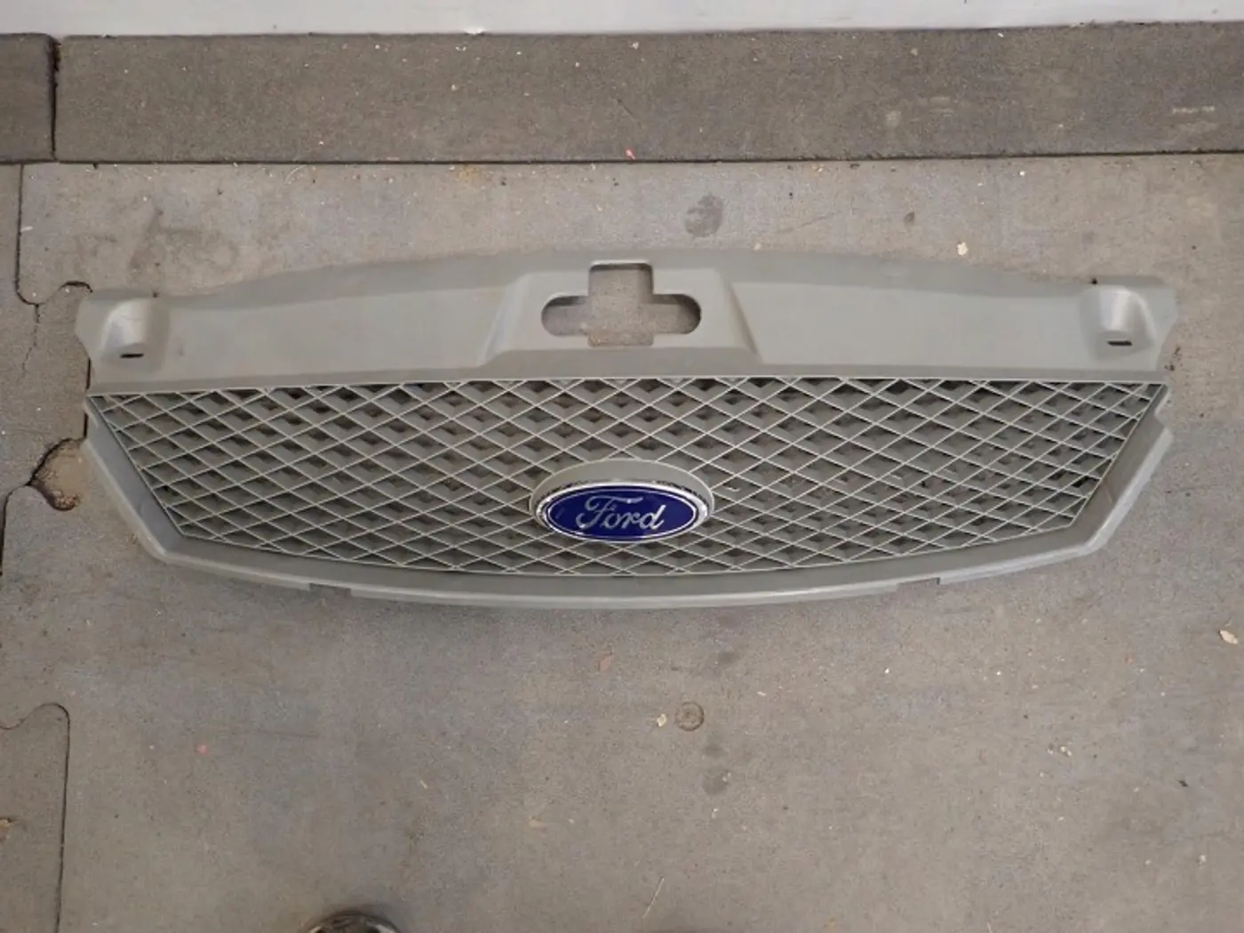 Решетка радиатора к Ford Mondeo 2015