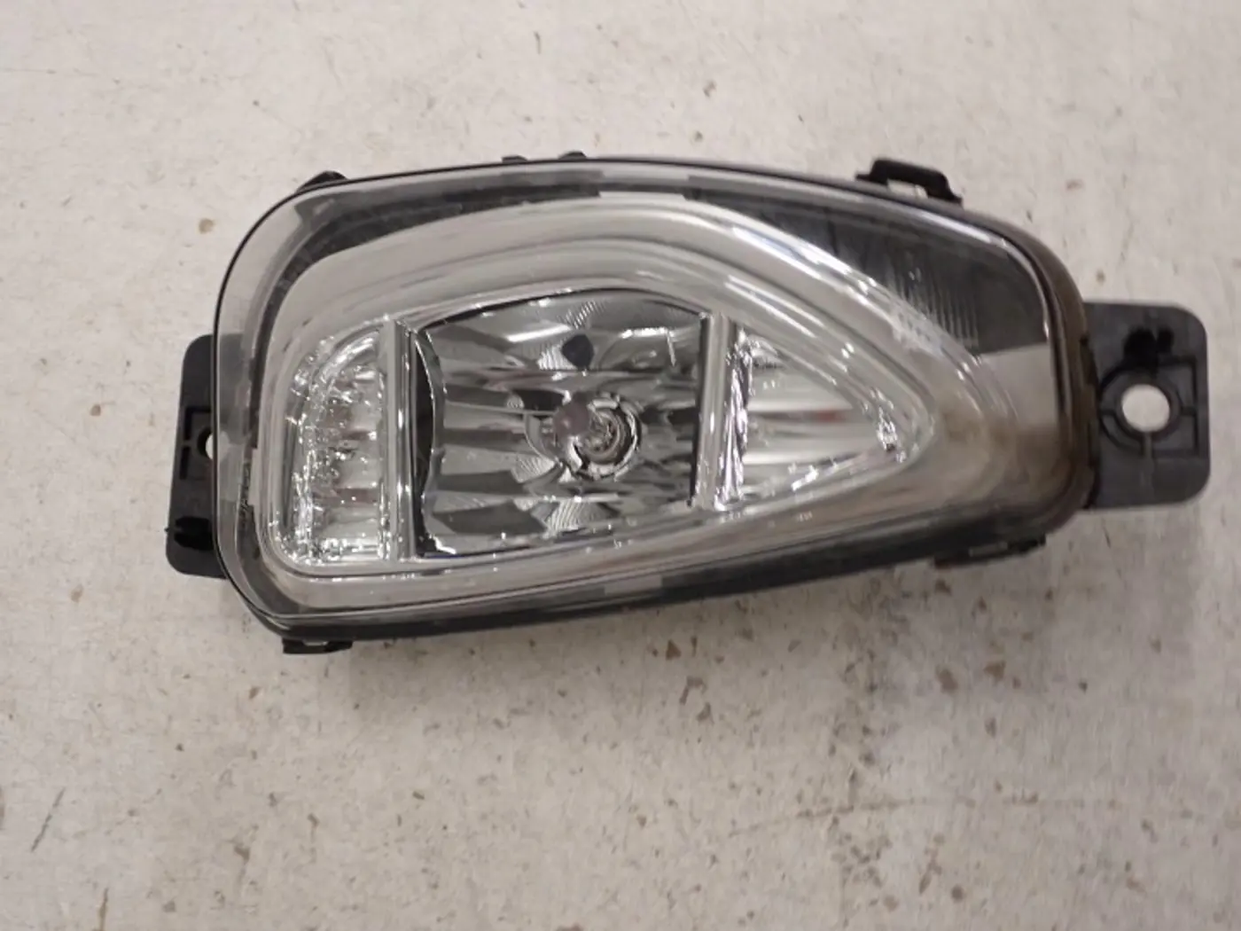 Фара противотуманная правая к Ford Escape 2013