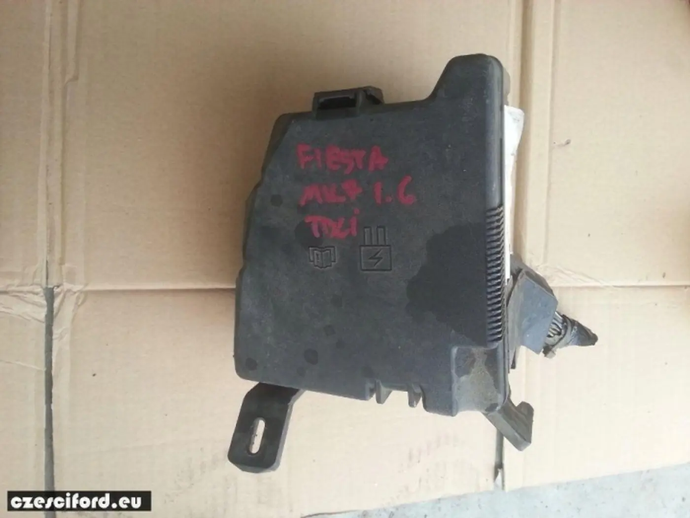Блок предохранителей к Ford Fiesta 2001